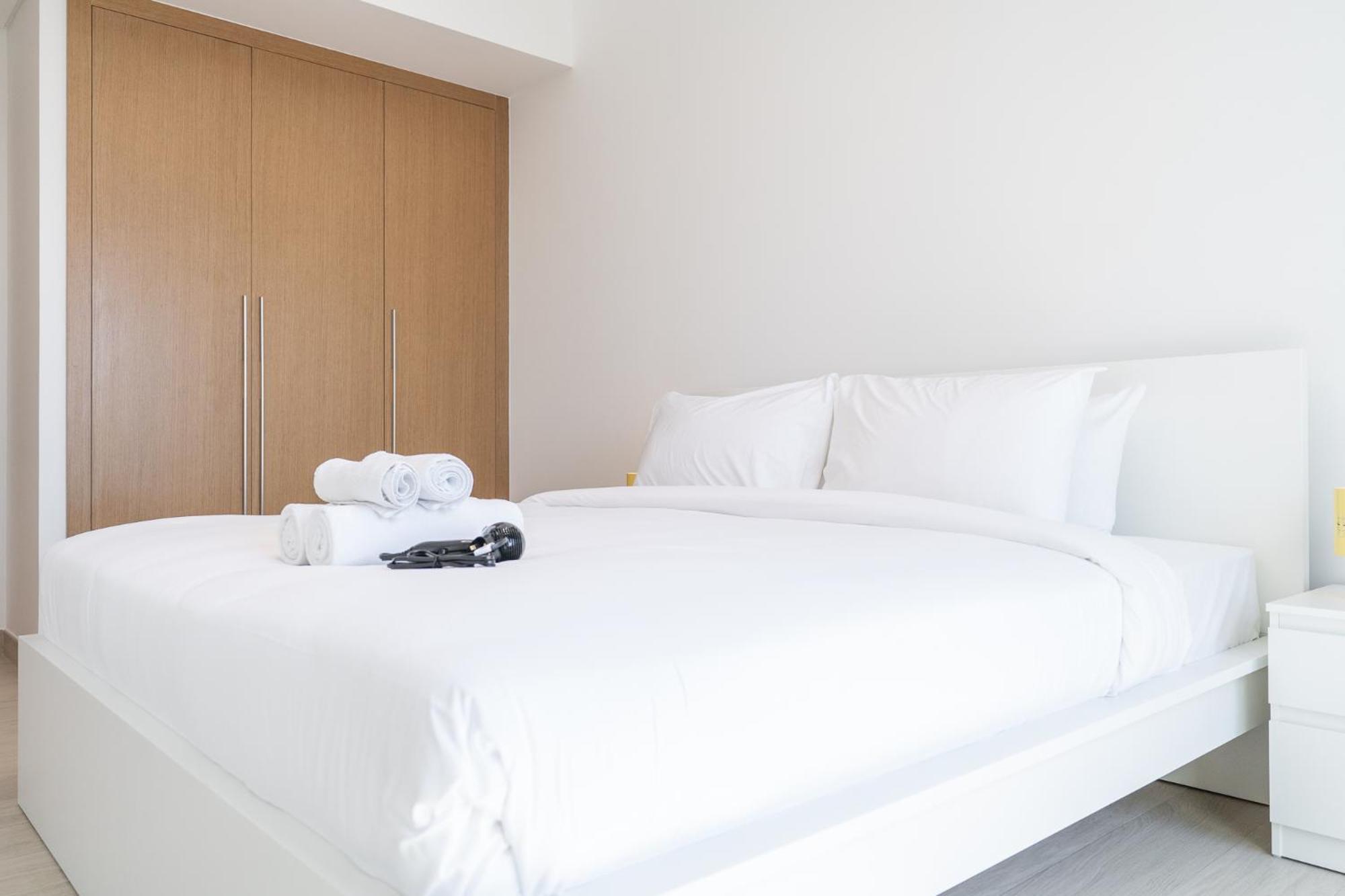Modern And Peaceful 2 Bedroom In Amber By Azizi Apartment *