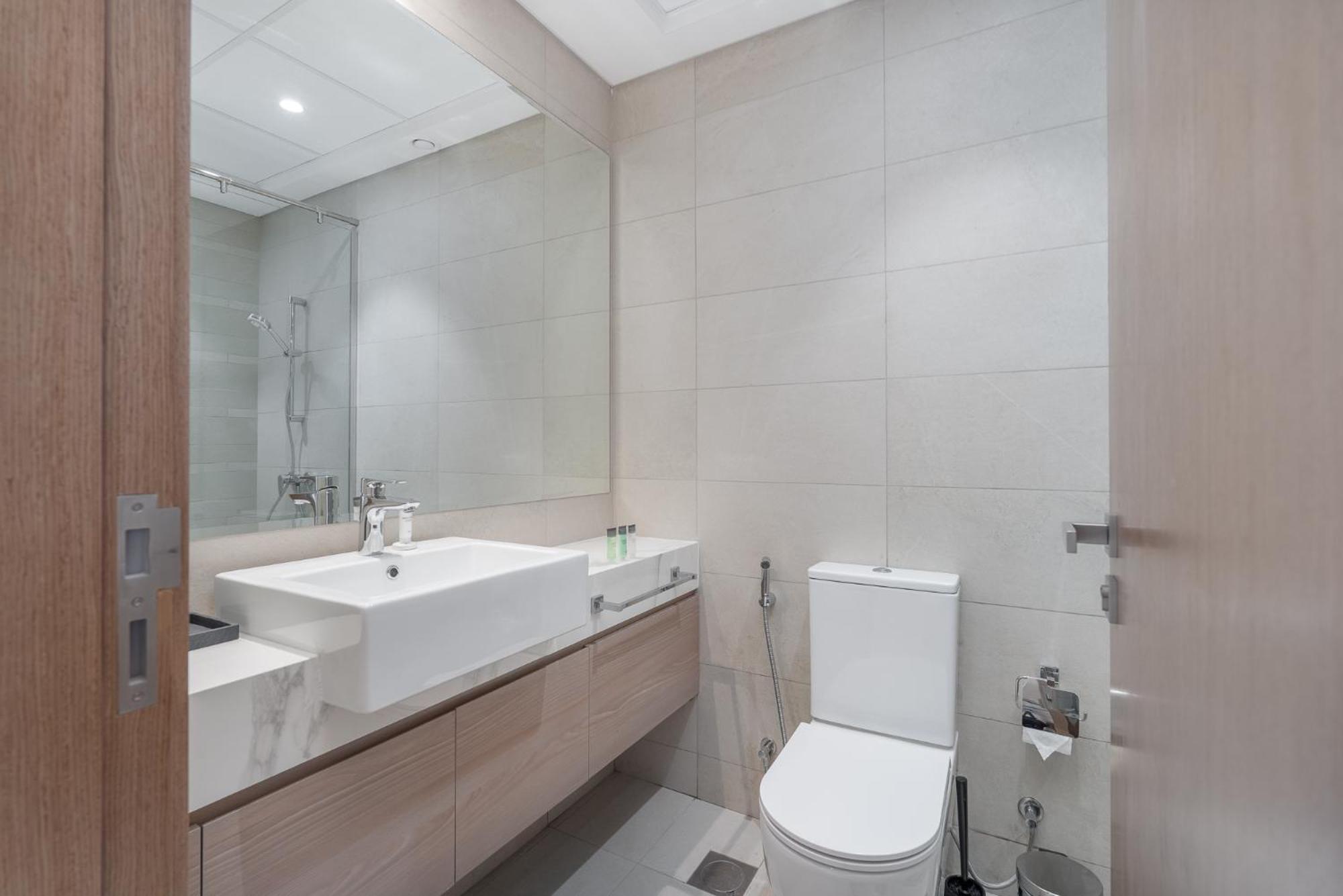Apartment Modern And Peaceful 2 Bedroom In Amber By Azizi Dubai