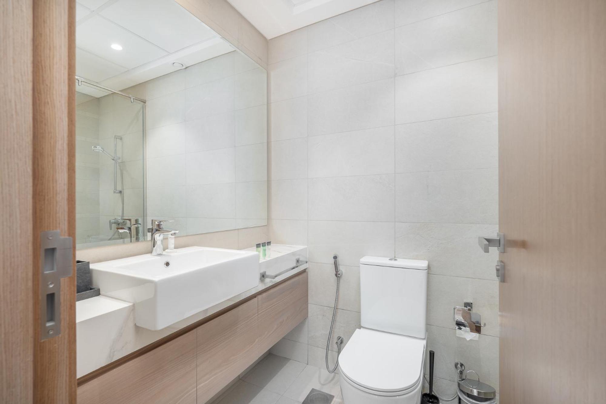 Apartment Modern And Peaceful 2 Bedroom In Amber By Azizi Dubai