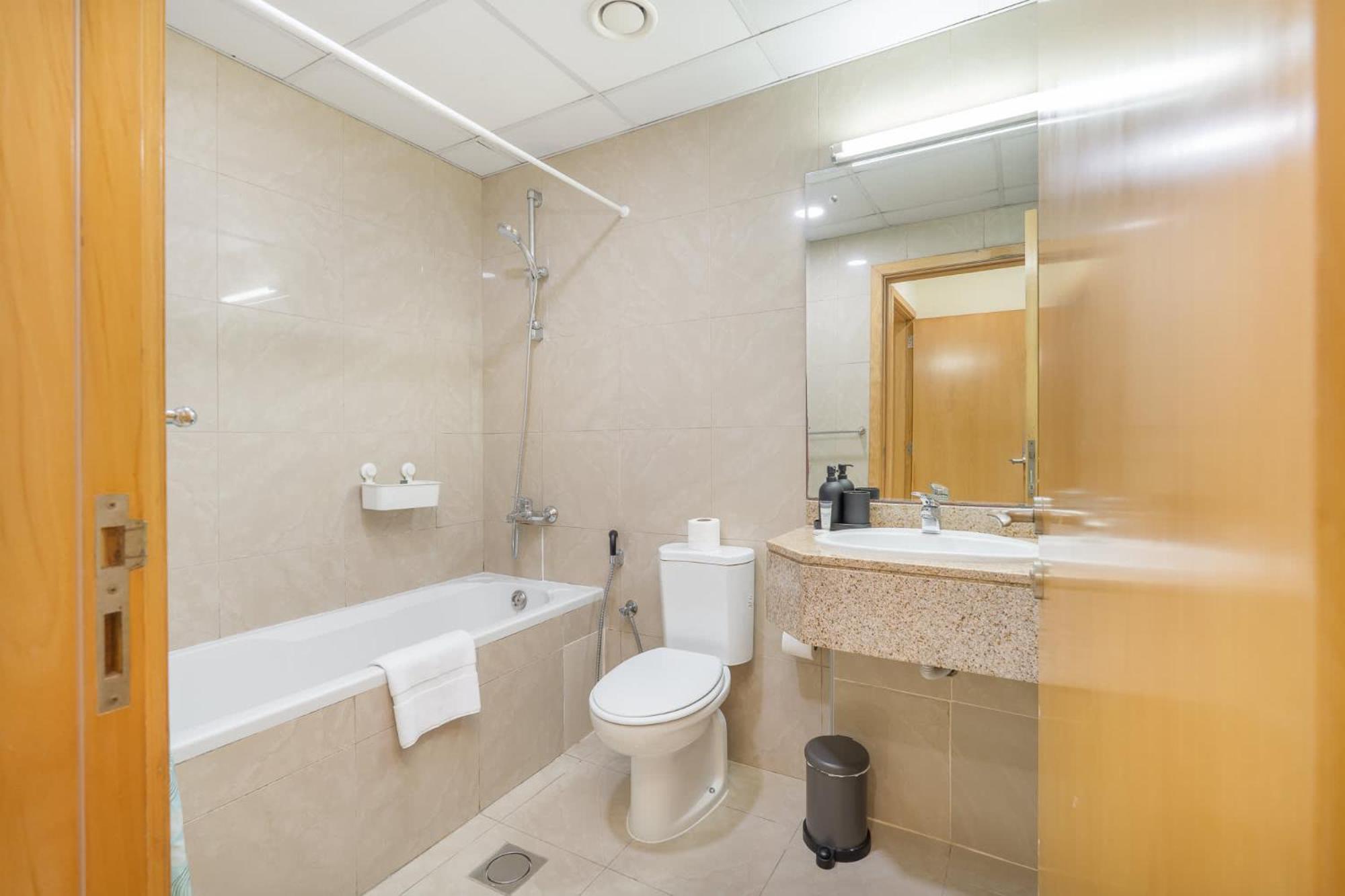 1 Bedroom In Marina With Stunning Ain View Daire *