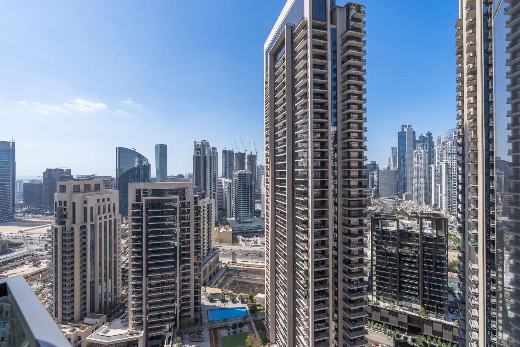 Full Luxury In 2 Bedroom With Skycraper Views * Dubai
