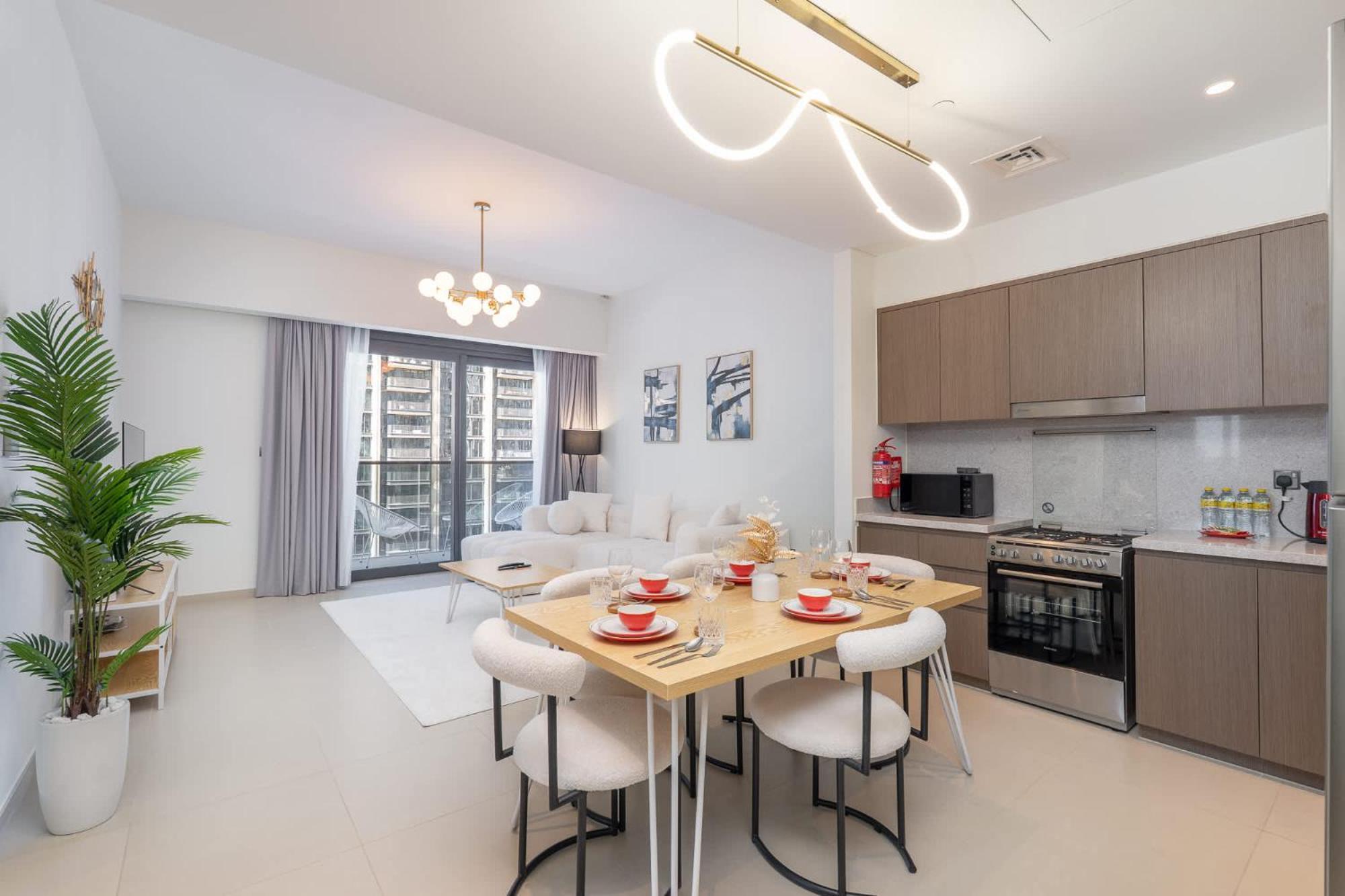 Full Luxury In 2 Bedroom With Skycraper Views Dubai
