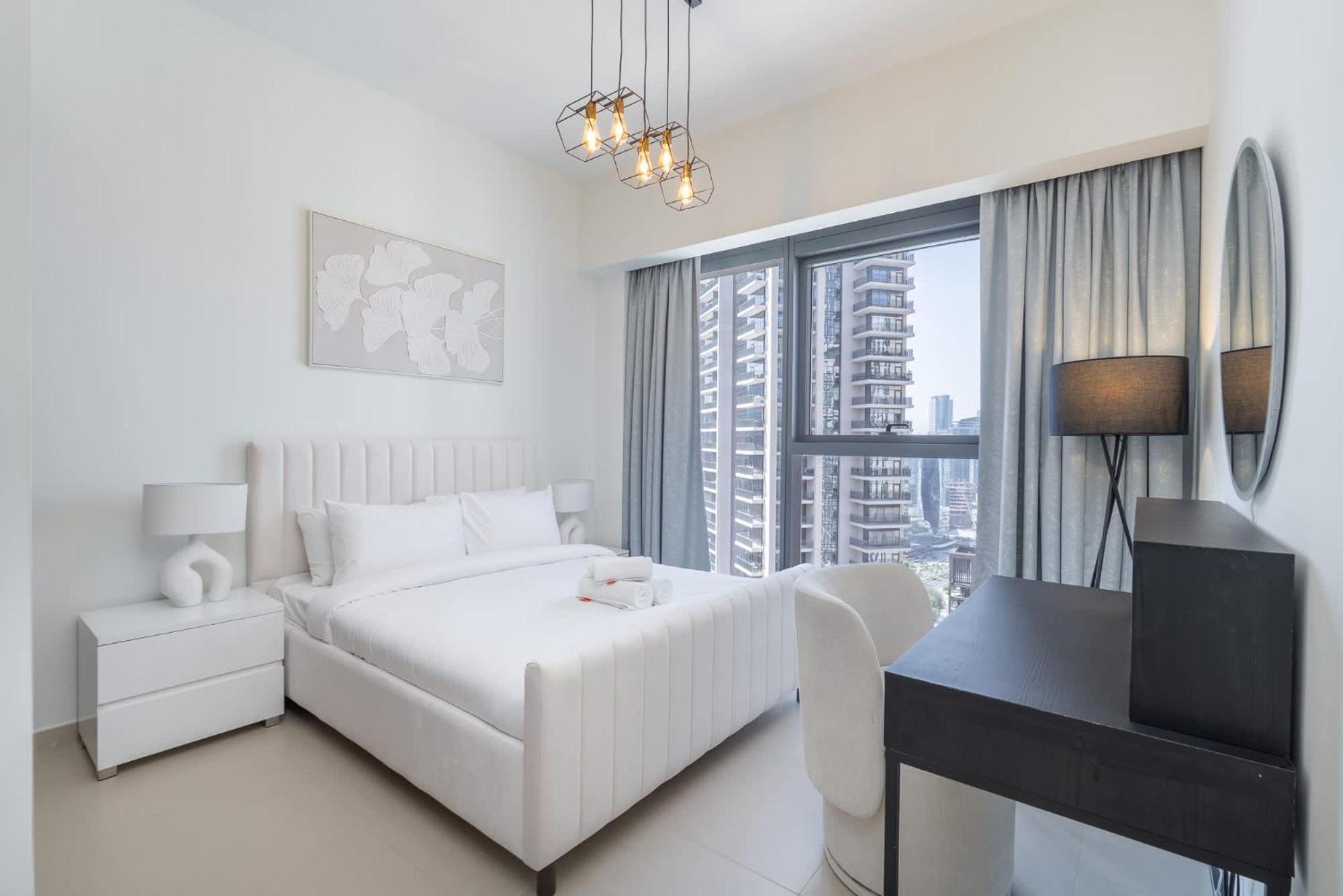 Full Luxury In 2 Bedroom With Skycraper Views * Dubai