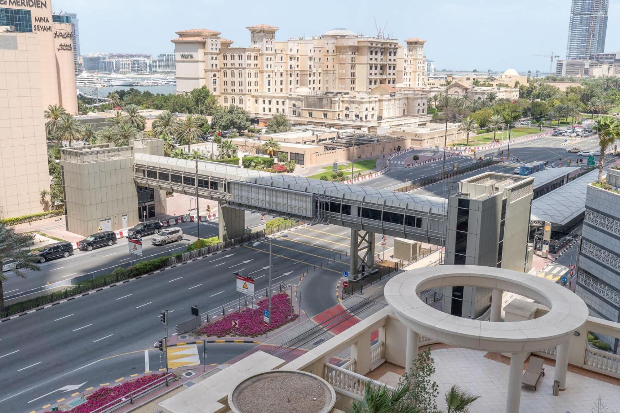1 Bedroom In Marina With Stunning Ain View Daire Dubai