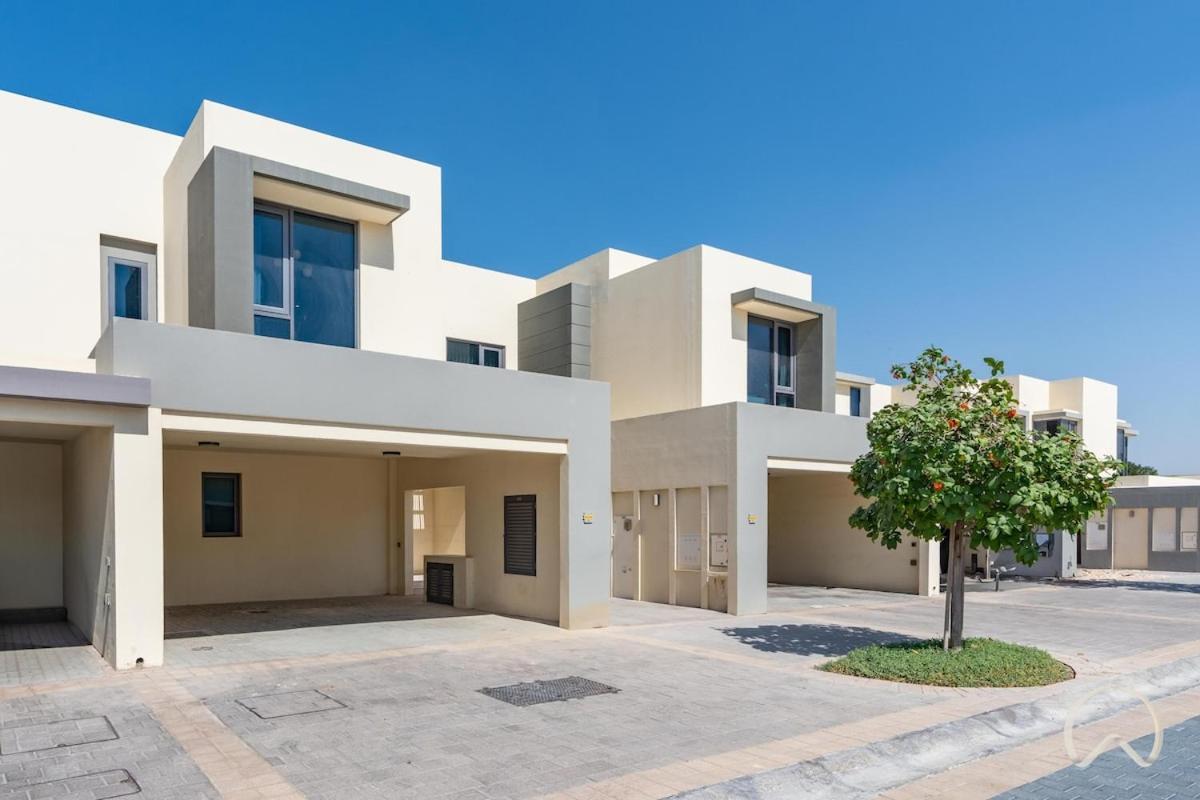 4br In Hills Estate