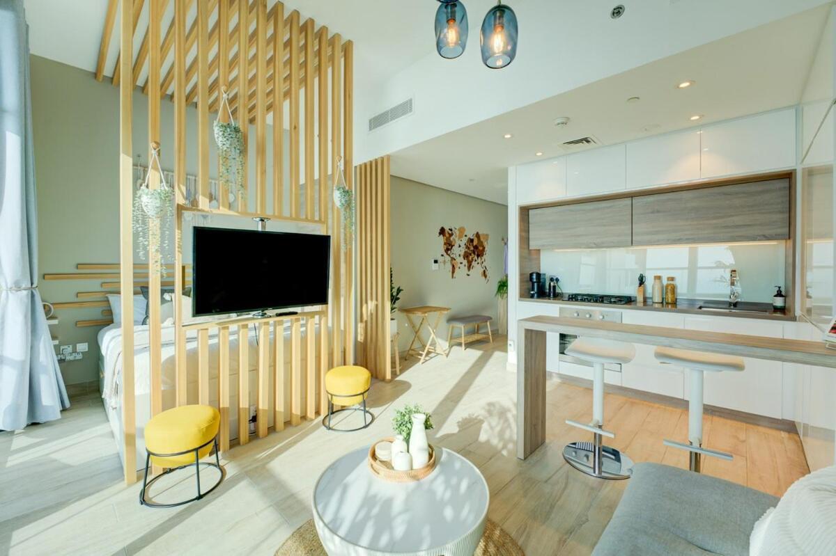 Higuest - New! Stunning Sea View Studio, Balcony, Pool