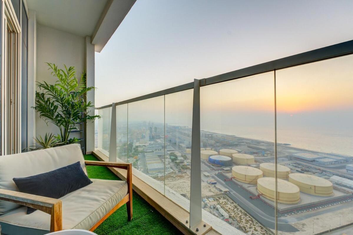Higuest - New! Stunning Sea View Studio, Balcony, Pool Apartment *