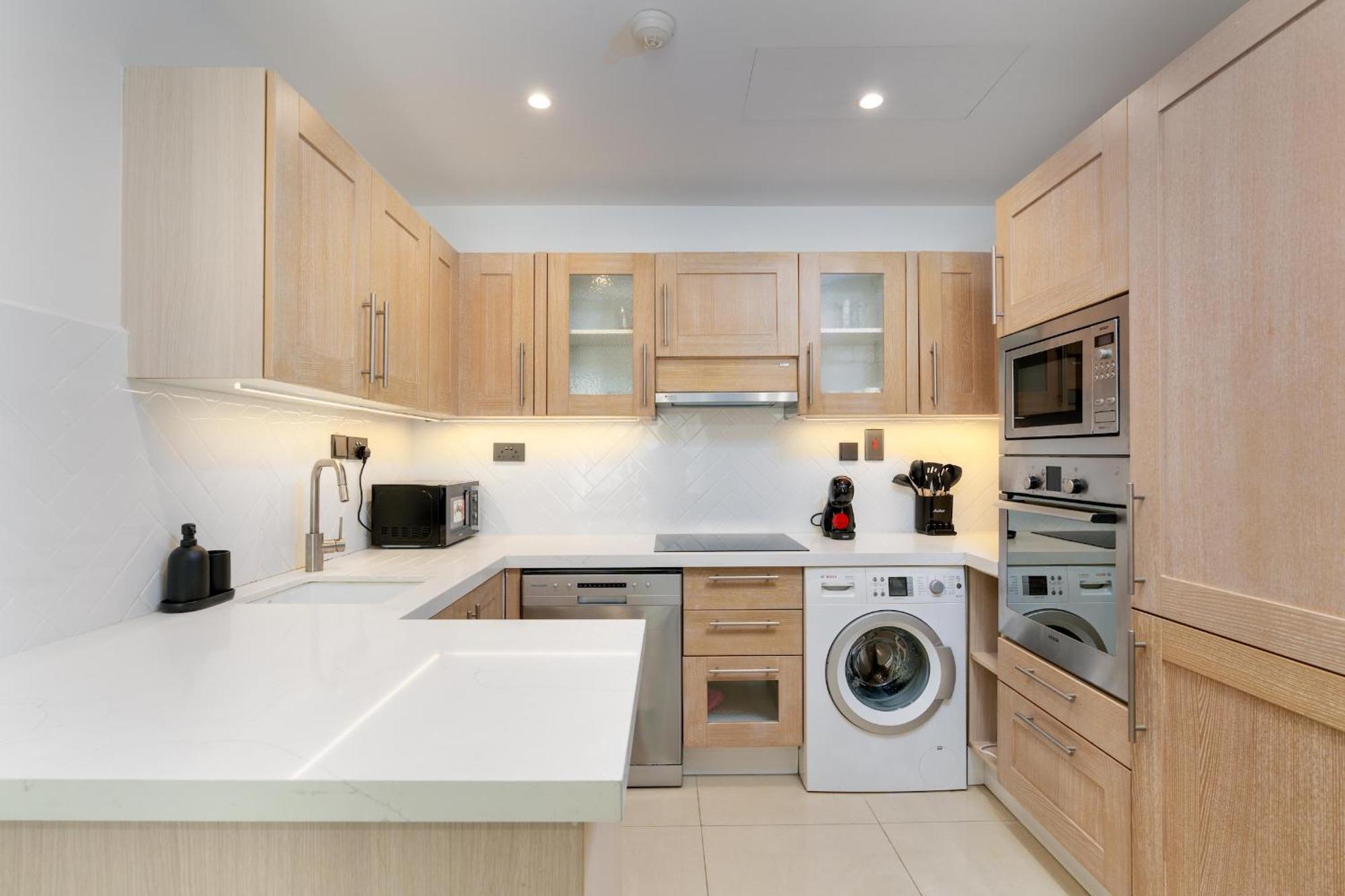 Bnbnova - Chic 1br - Prime Marina Location Apartment