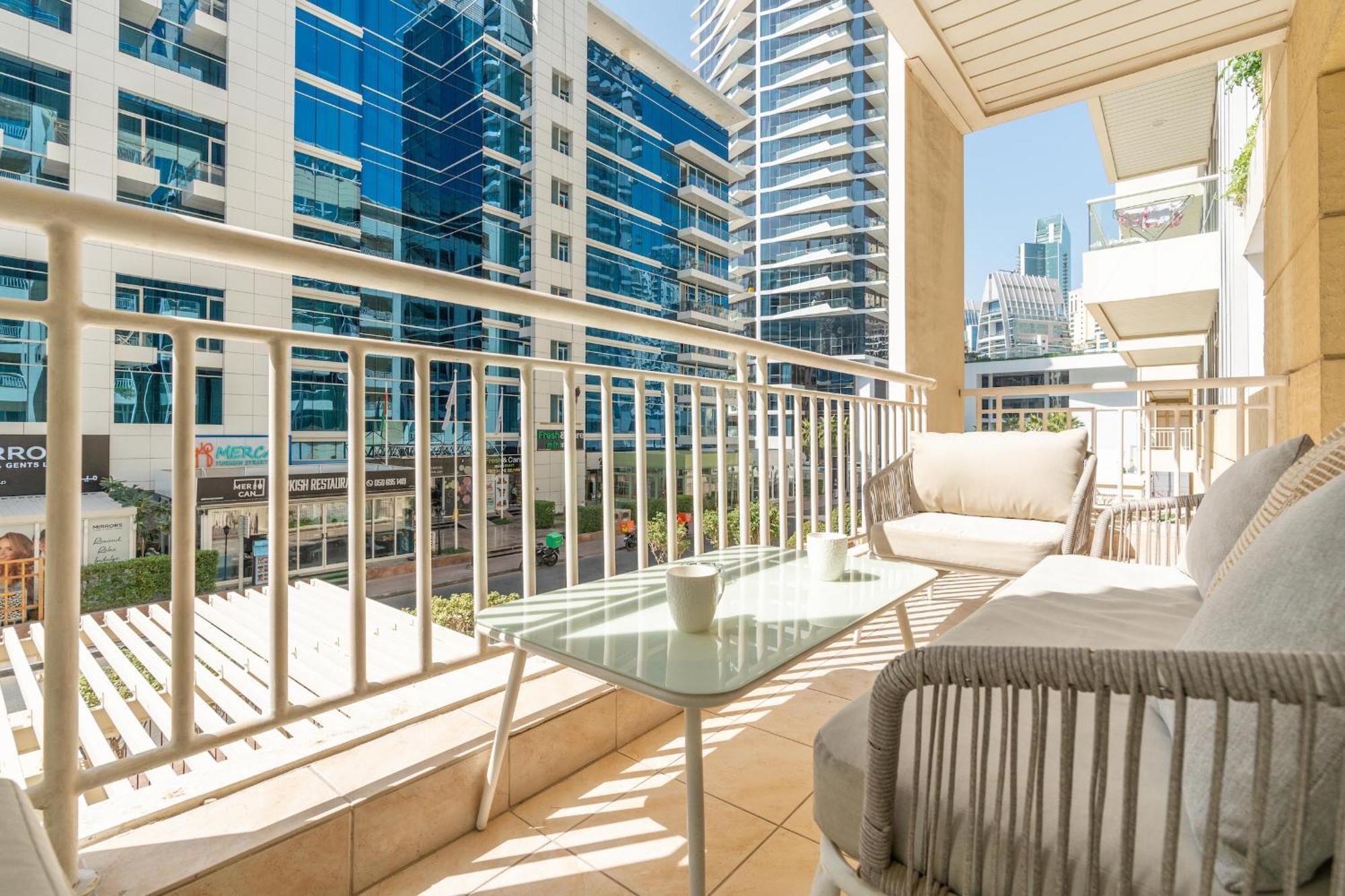 Bnbnova - Chic 1br - Prime Marina Location Apartment Dubai