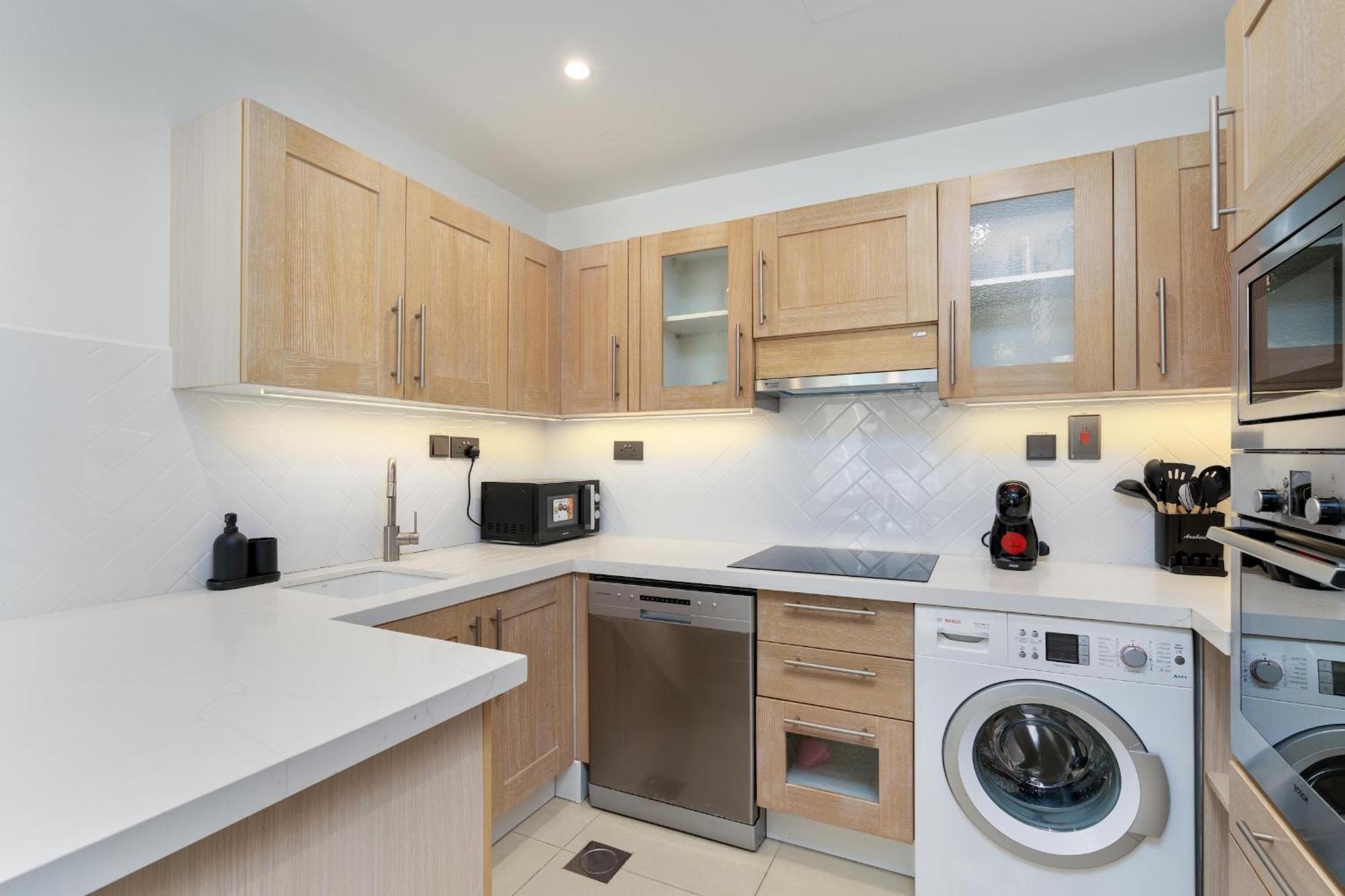 Apartment Bnbnova - Chic 1br - Prime Marina Location Dubai