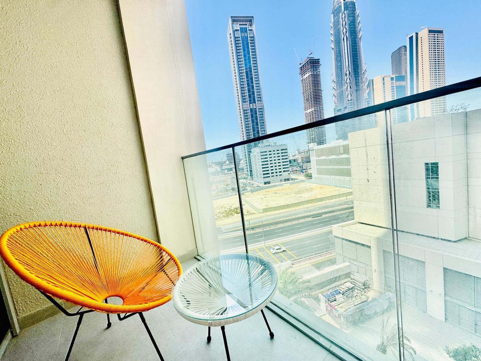 Venduras Homes - Tower, Downtown Apartment *