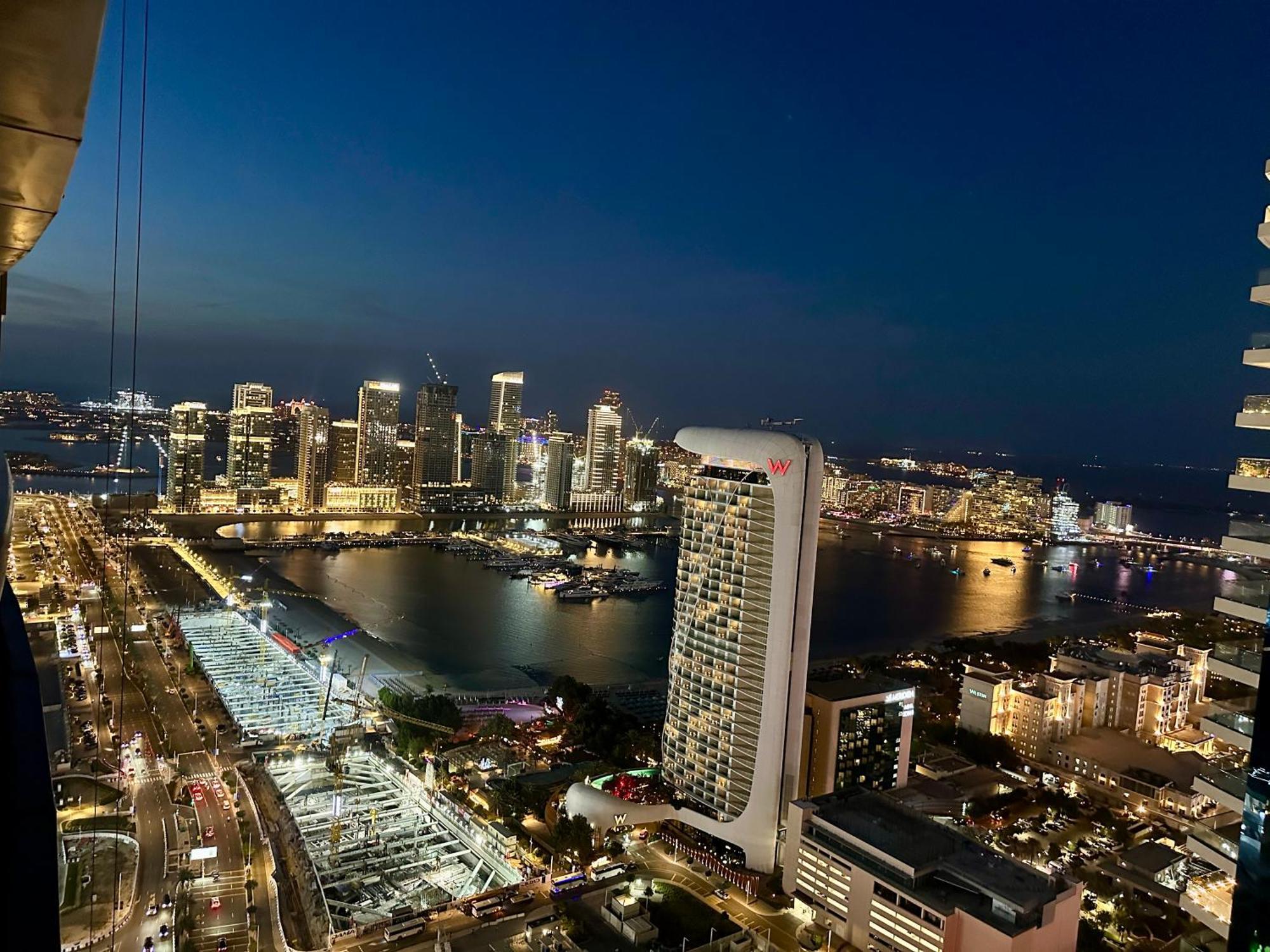 Sea View 1 Bedroom Flat, Luxury Amenities, Near & Club With Free Parking In Marina
