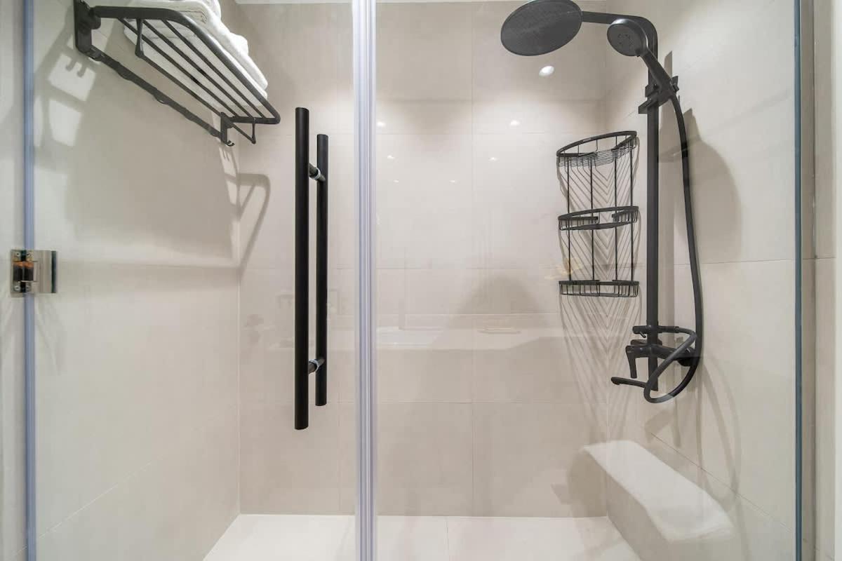 Airstay - Modern - Near Al Furjan Metro - Monthly Offer Available