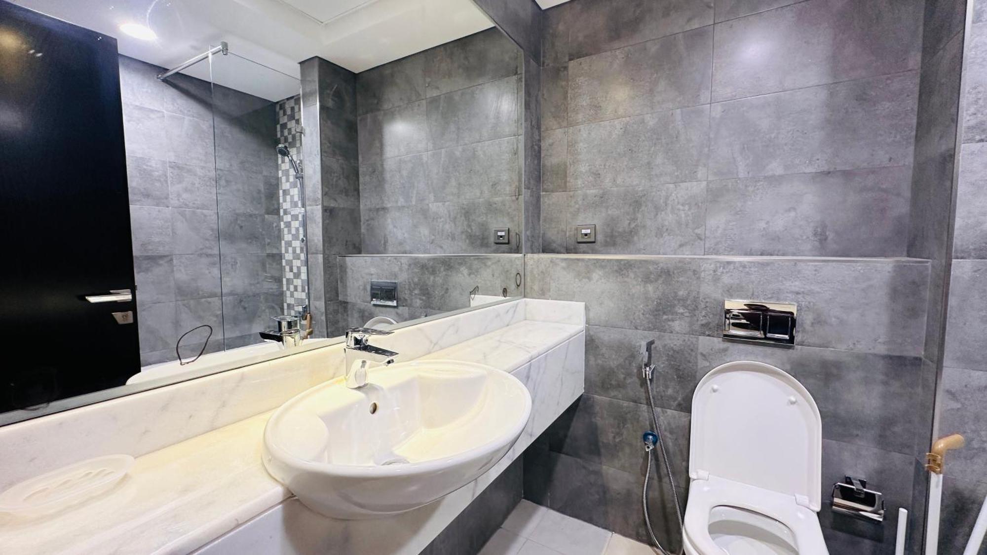 Upscale At Oval Tower Near Downtown With Balcony And Parking By Belvilla Hotel Dubai