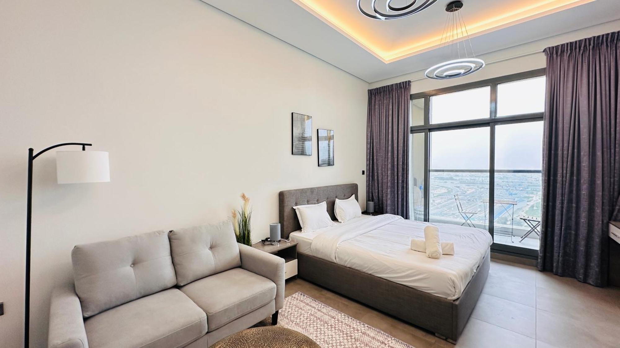 Upscale At Oval Tower Near Downtown With Balcony And Parking By Belvilla Hotel *