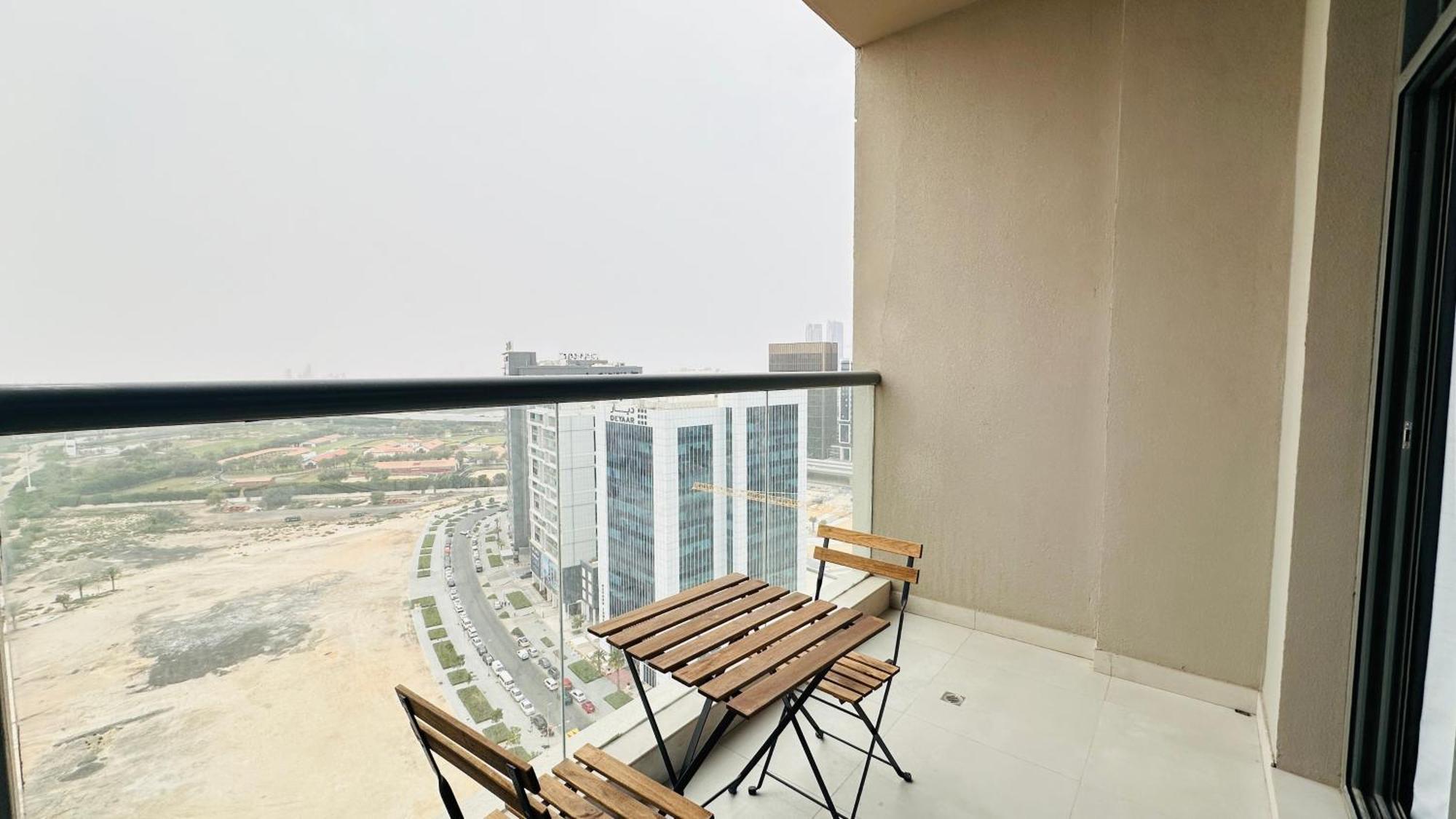 Hotel Upscale At Oval Tower Near Downtown With Balcony And Parking By Belvilla Dubai