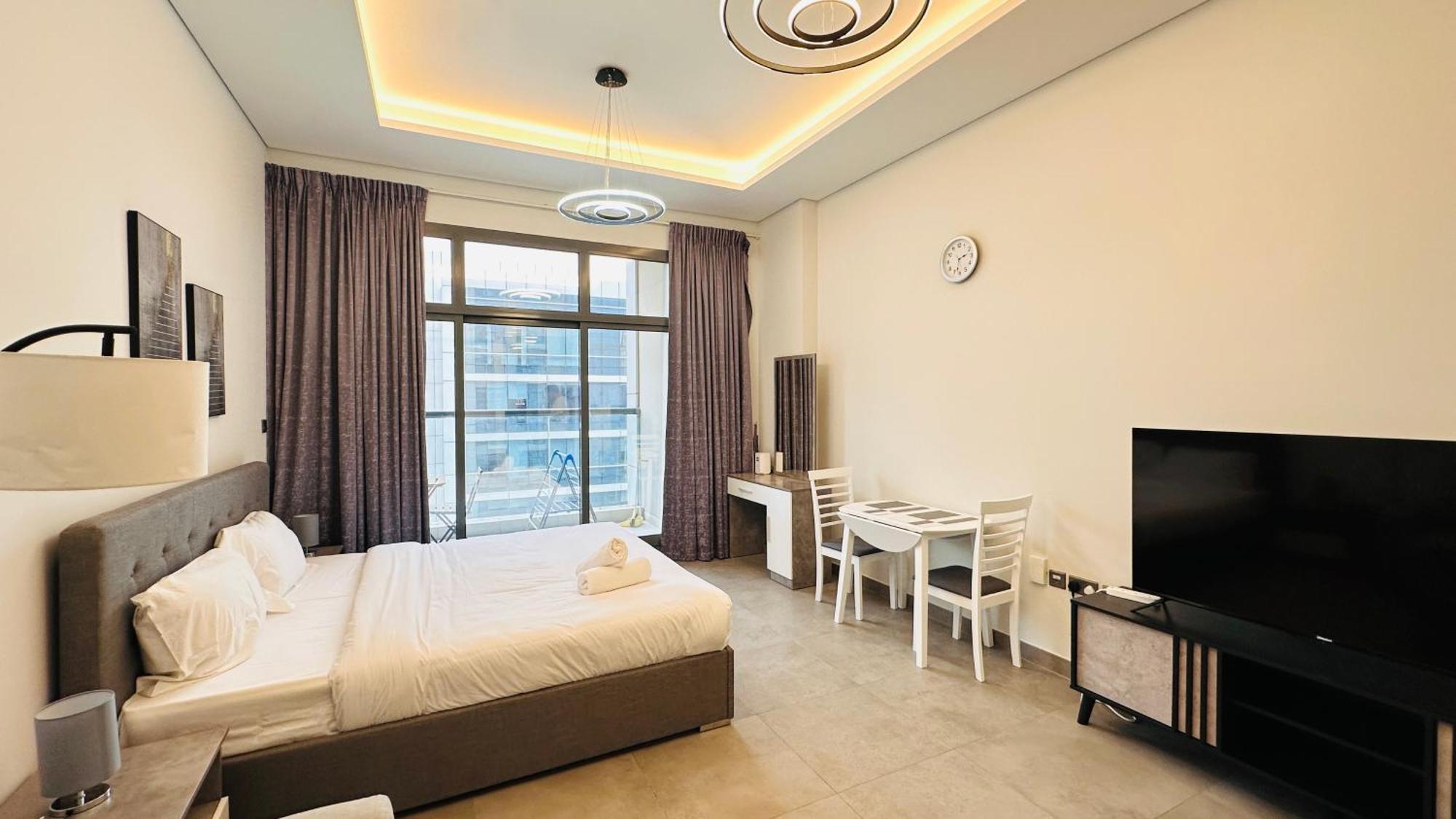 Hotel Upscale At Oval Tower Near Downtown With Balcony And Parking By Belvilla *