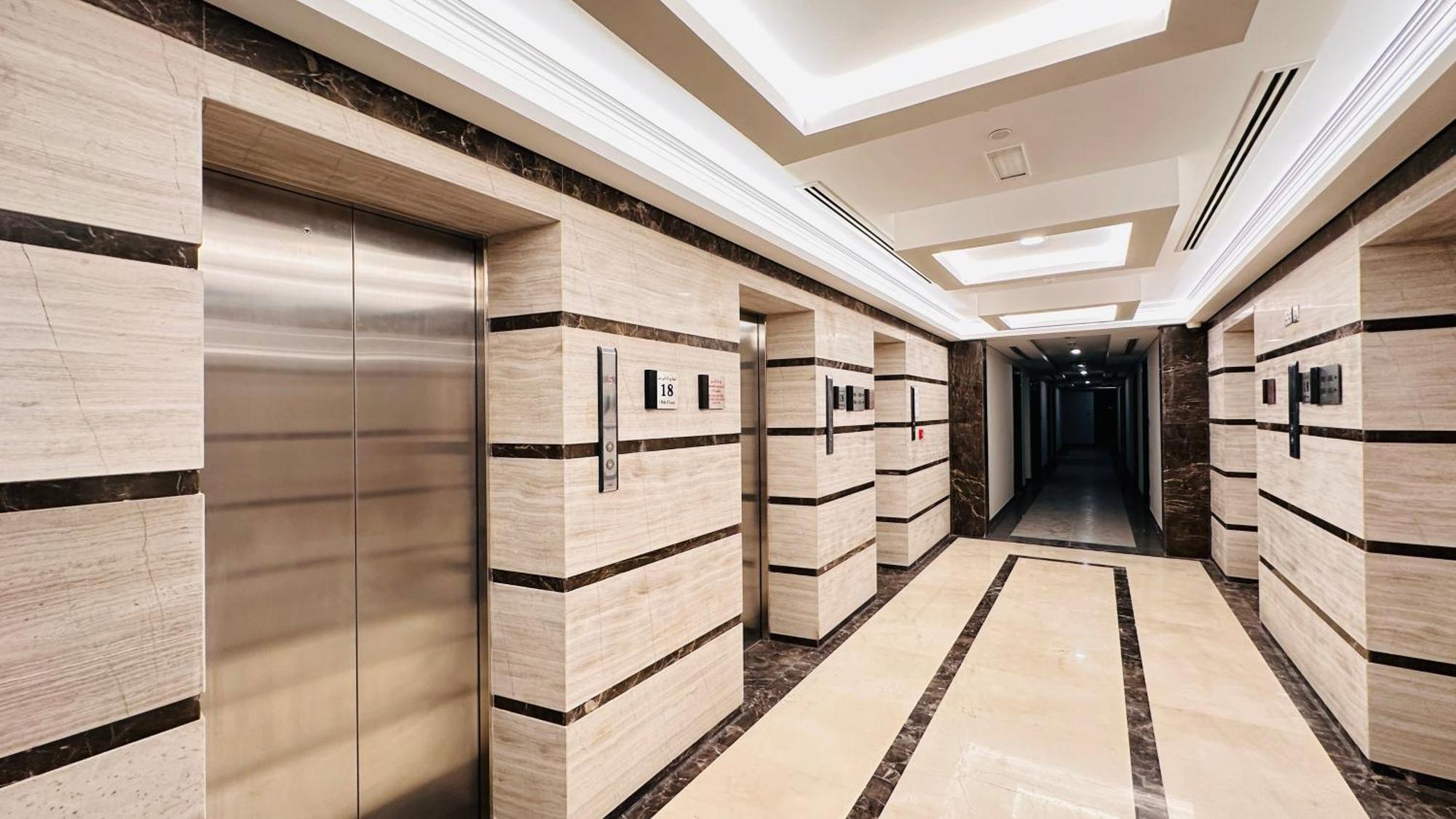 Upscale At Oval Tower Near Downtown With Balcony And Parking By Belvilla Hotel *