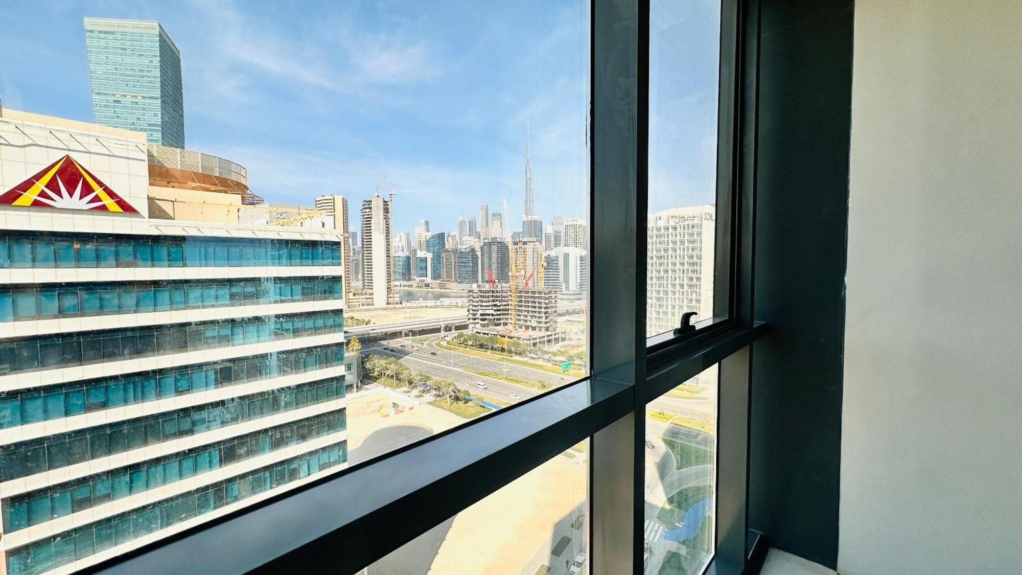 Upscale At Oval Tower Near Downtown With Balcony And Parking By Belvilla Hotel Dubai