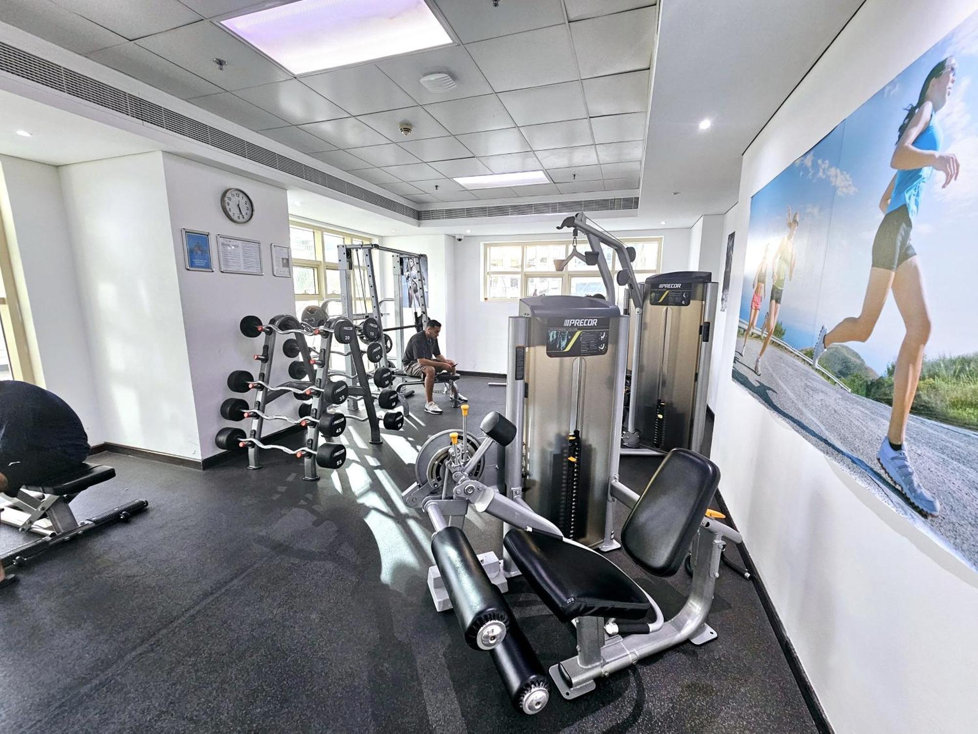 Sunrise Homes - Near Jbr With Huge Balcony - Harbour Views Apartment *