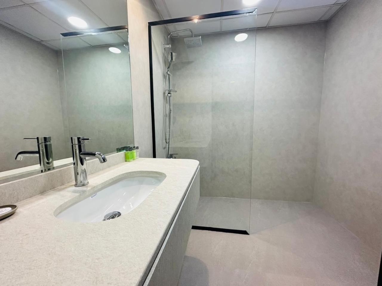 Sunrise Homes - Near Jbr With Huge Balcony - Harbour Views Dubai