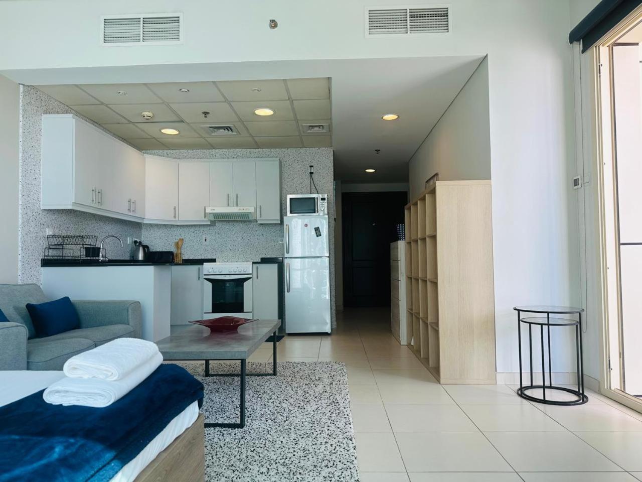 Apartment Sunrise Homes - Near Jbr With Huge Balcony - Harbour Views Dubai