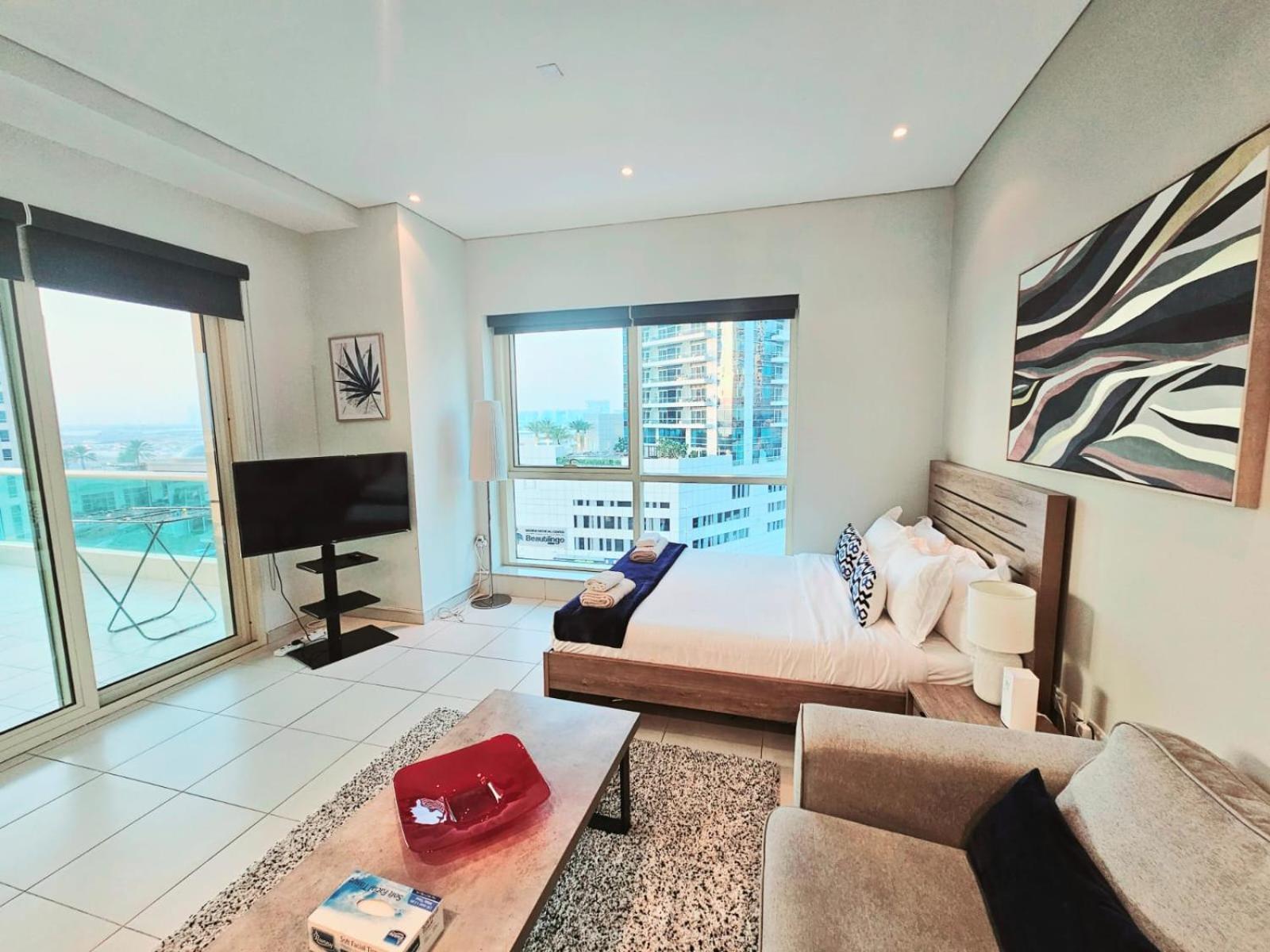 Sunrise Homes - Near Jbr With Huge Balcony - Harbour Views Apartment Dubai
