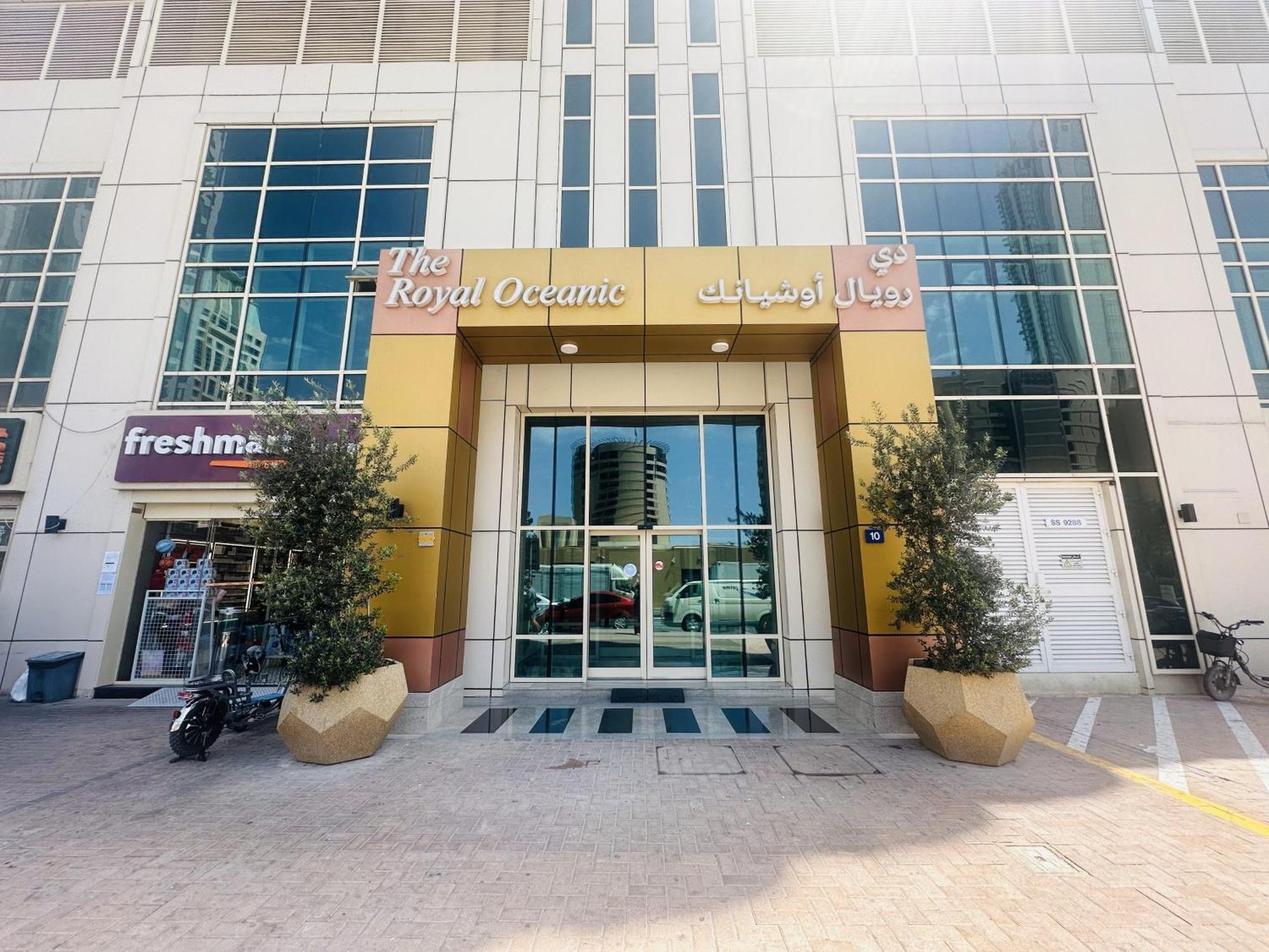 Sunrise Homes - Near Jbr With Huge Balcony - Harbour Views Apartment *