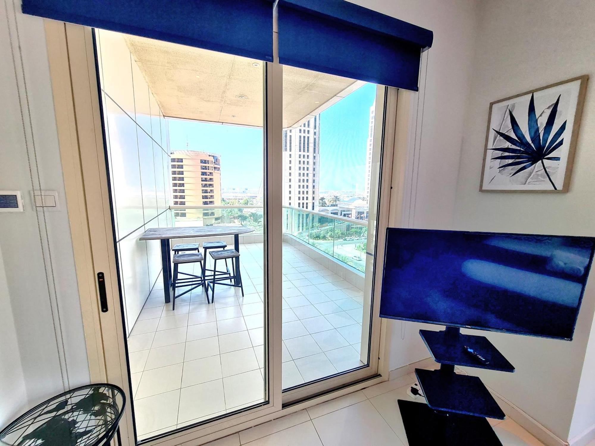 Sunrise Homes - Near Jbr With Huge Balcony - Harbour Views *