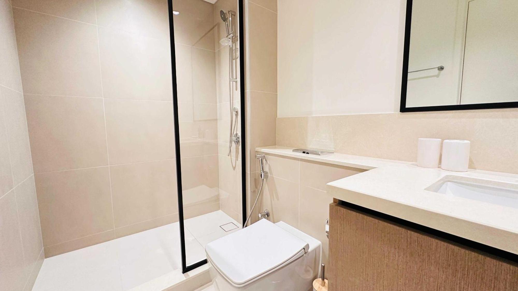 Oyo 1350 Premium 1-bed Burj Crown Daire *