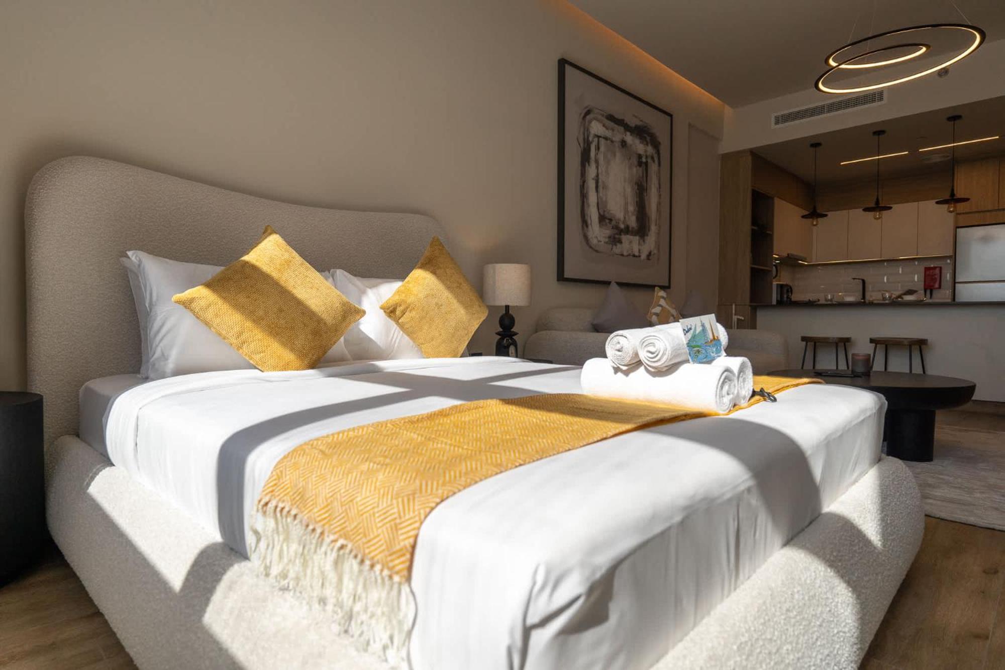 Mesmerizing Located In The Center Of Jvc Apartment