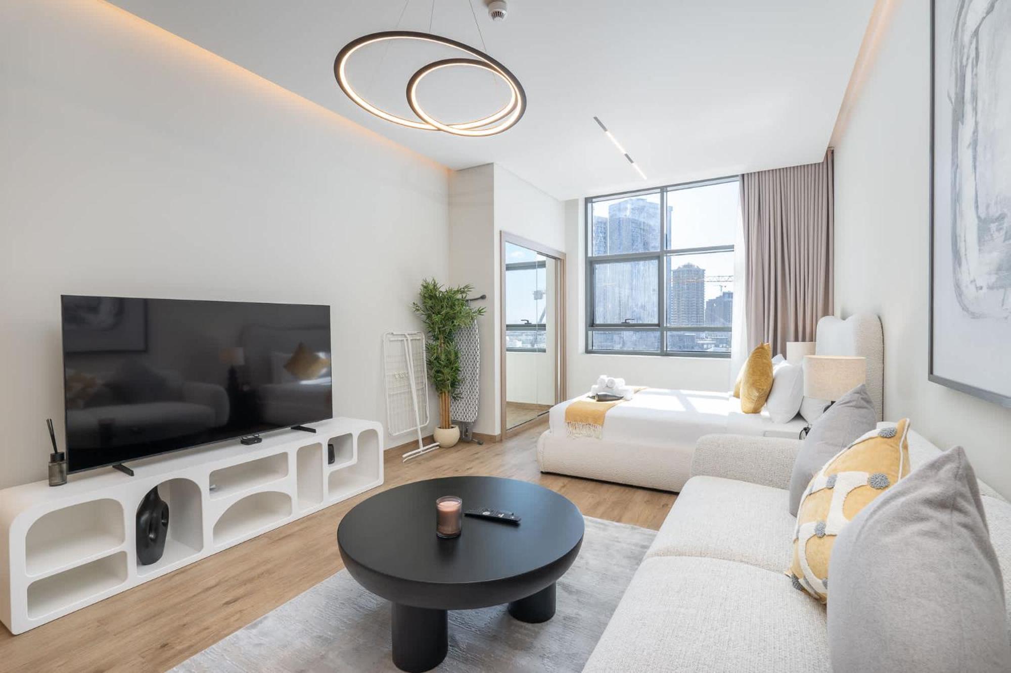 Mesmerizing Located In The Center Of Jvc Apartment *
