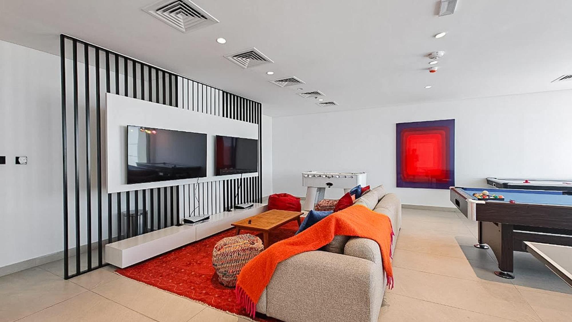 Apartment A Prime That Sleeps 2 In Jebel Ali *