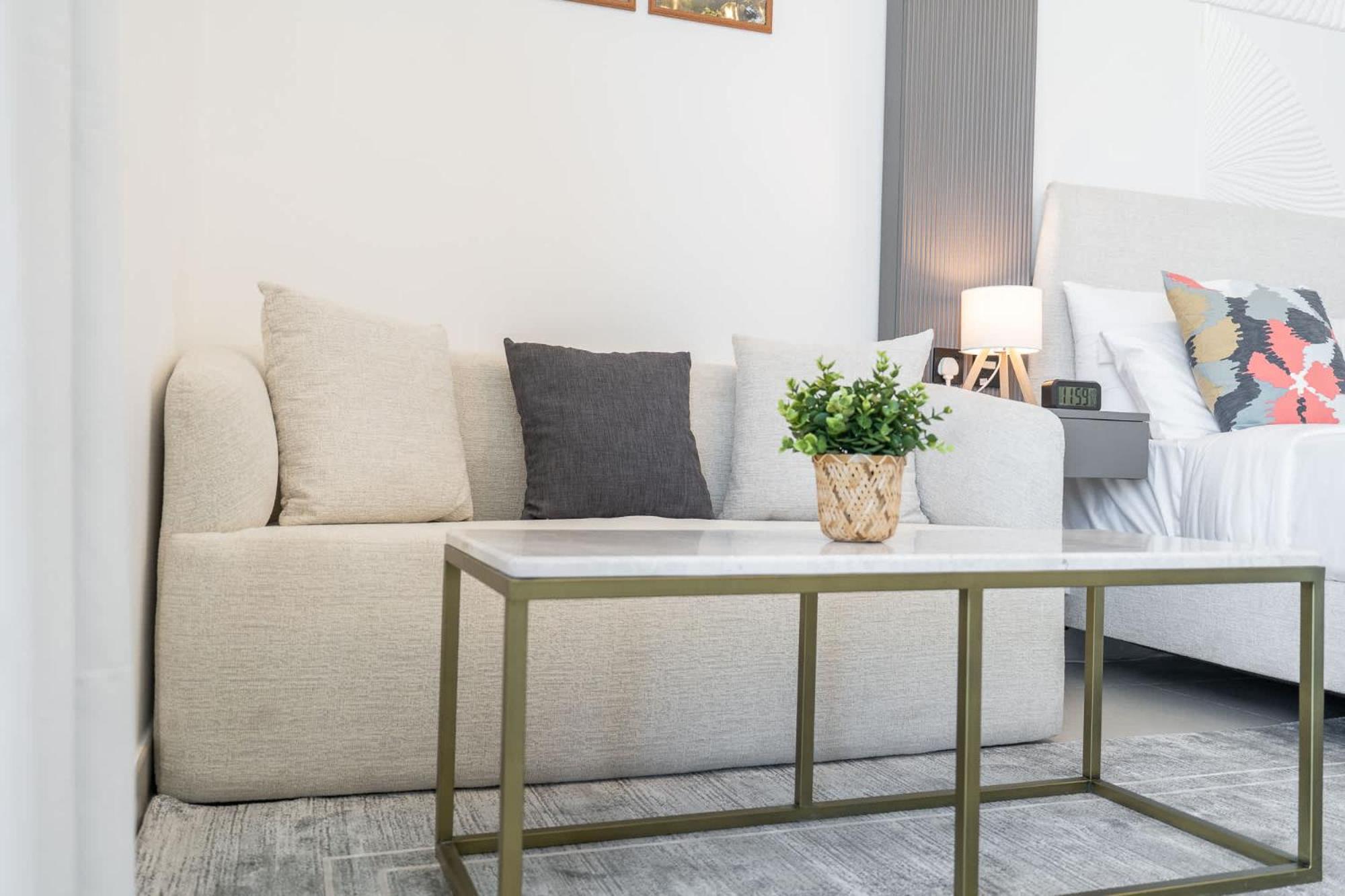 Apartment A Prime That Sleeps 2 In Jebel Ali *
