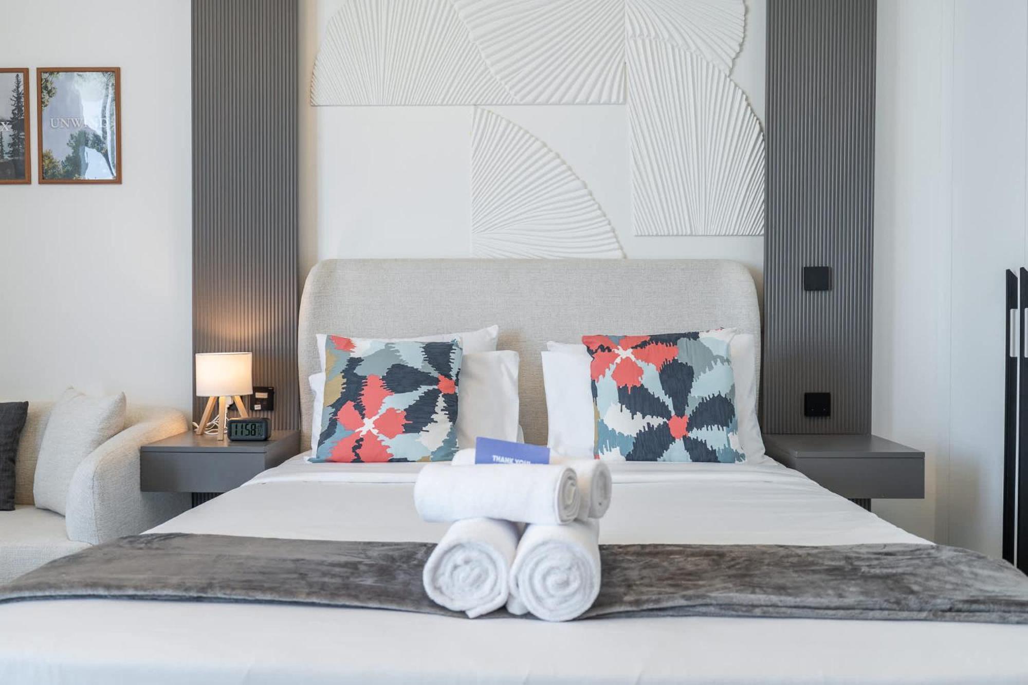 Apartment A Prime That Sleeps 2 In Jebel Ali Dubai