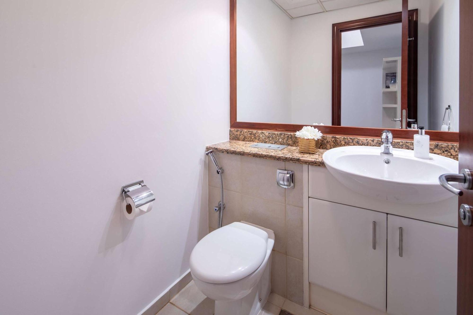 Apartment Frank Porter - Al Yass Tower