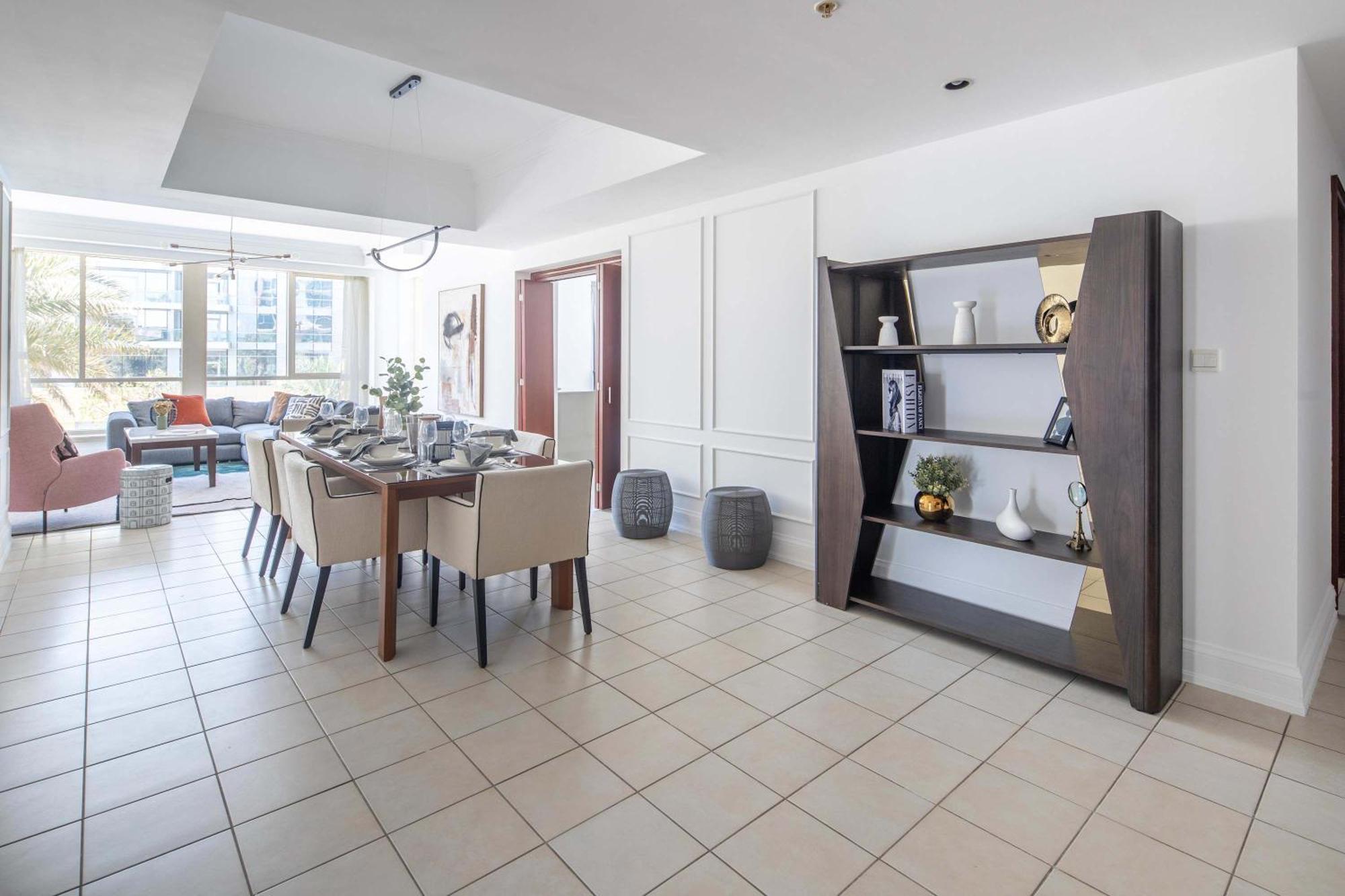 Frank Porter - Al Yass Tower Apartment Dubai
