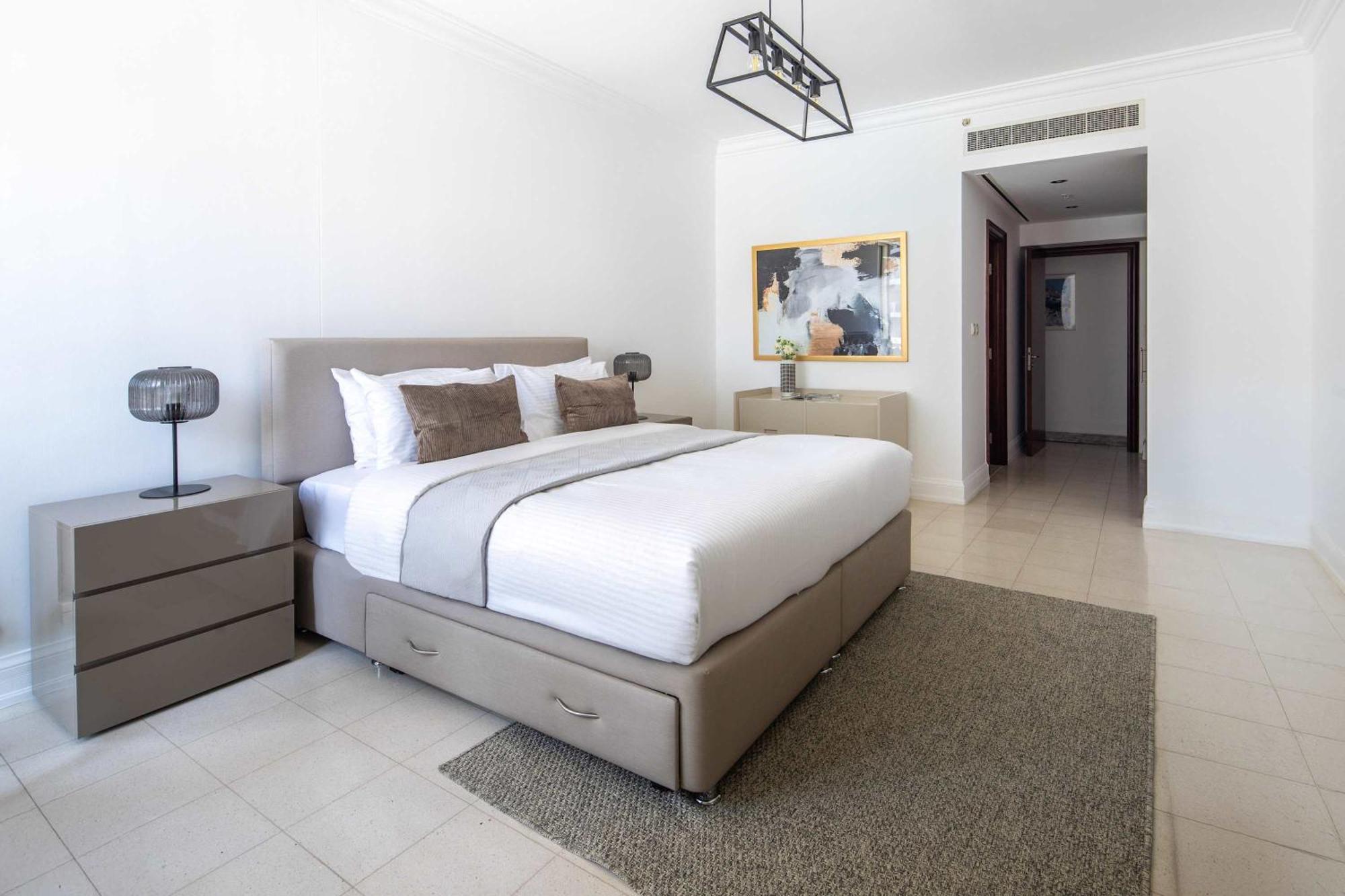 Apartment Frank Porter - Al Yass Tower
