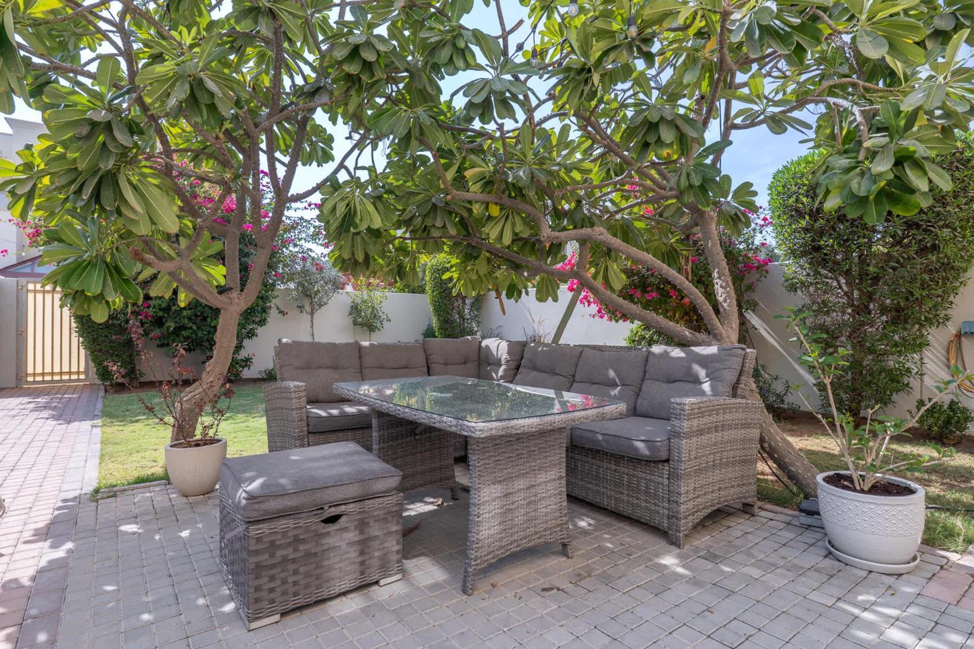 Villa Emirates Living's Fascinating For Everyone