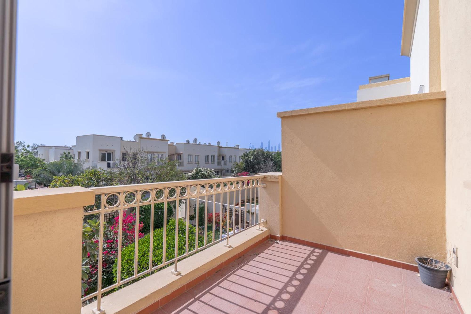 Villa Emirates Living's Fascinating For Everyone
