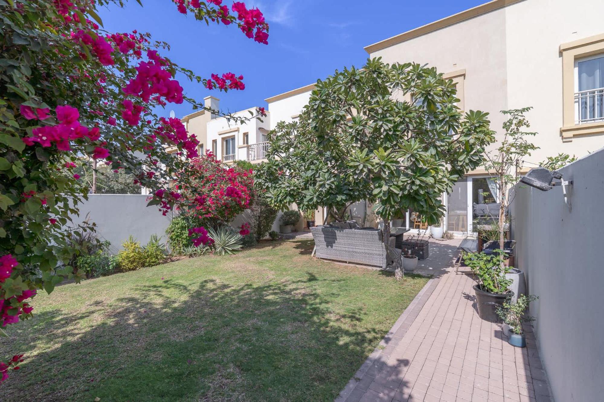 Emirates Living's Fascinating For Everyone Villa Dubai