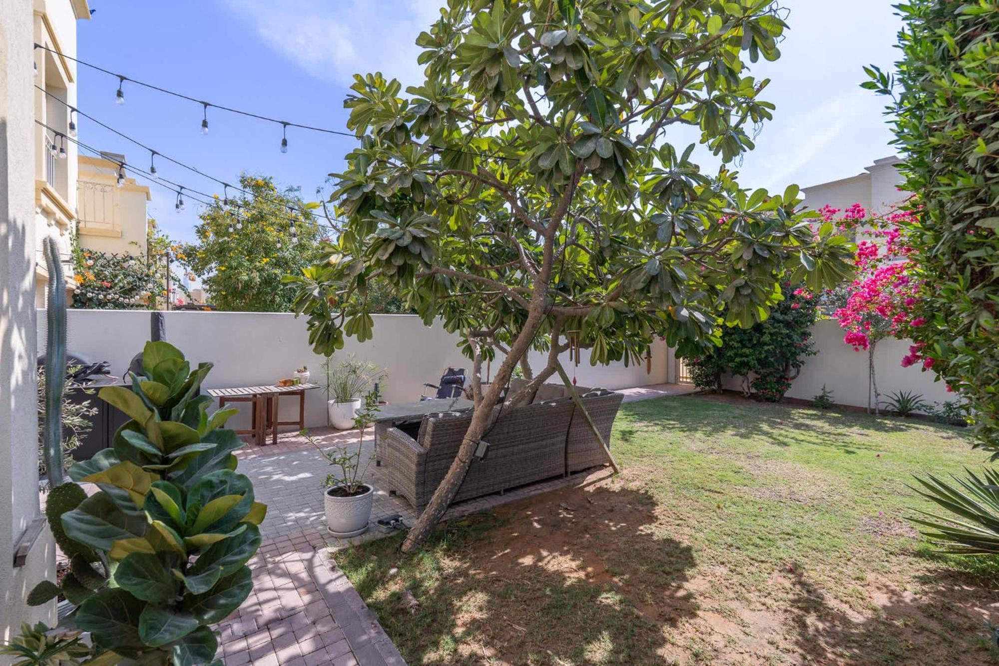 Emirates Living's Fascinating For Everyone Villa Dubai