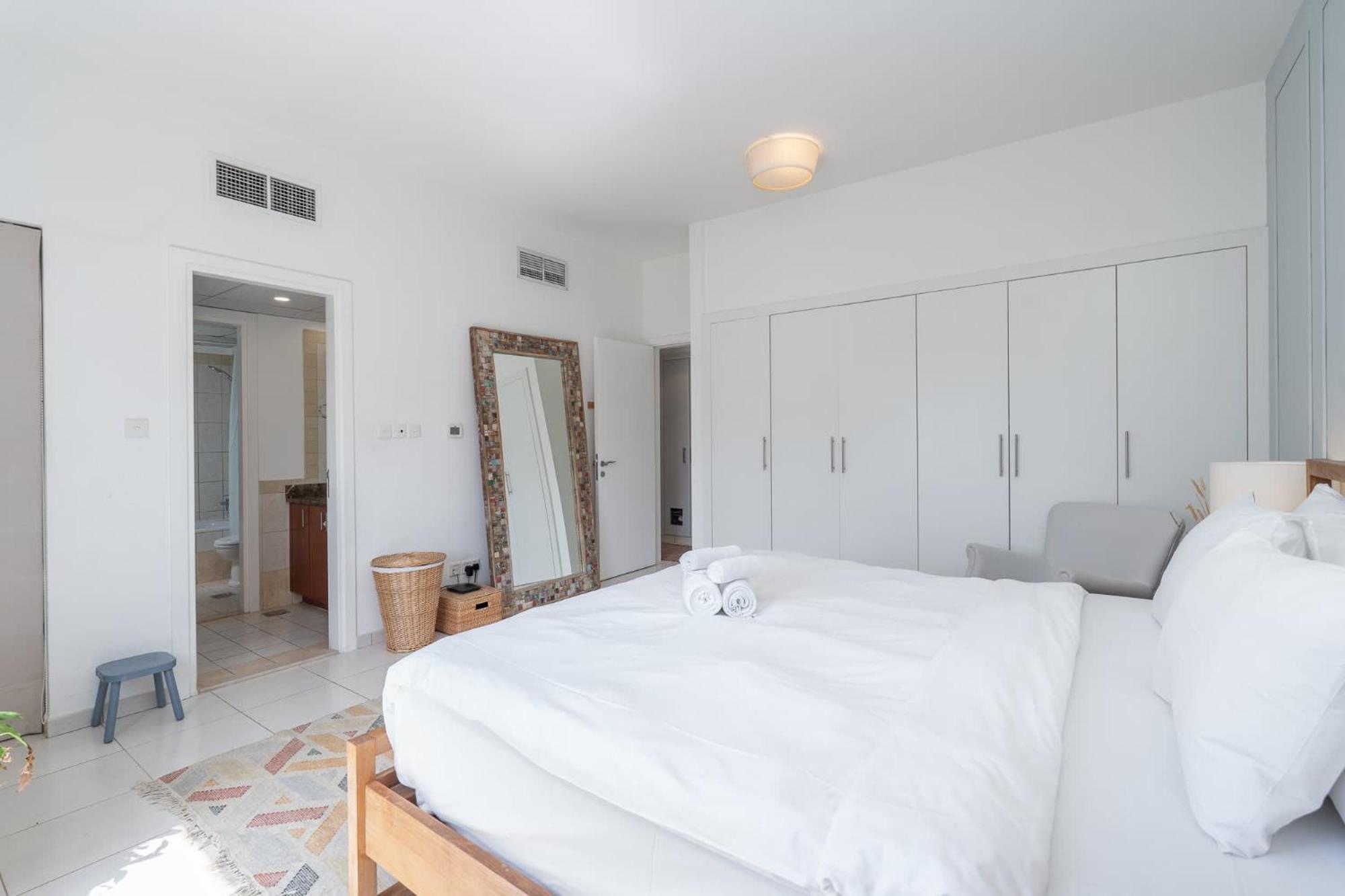 Emirates Living's Fascinating For Everyone Villa Dubai