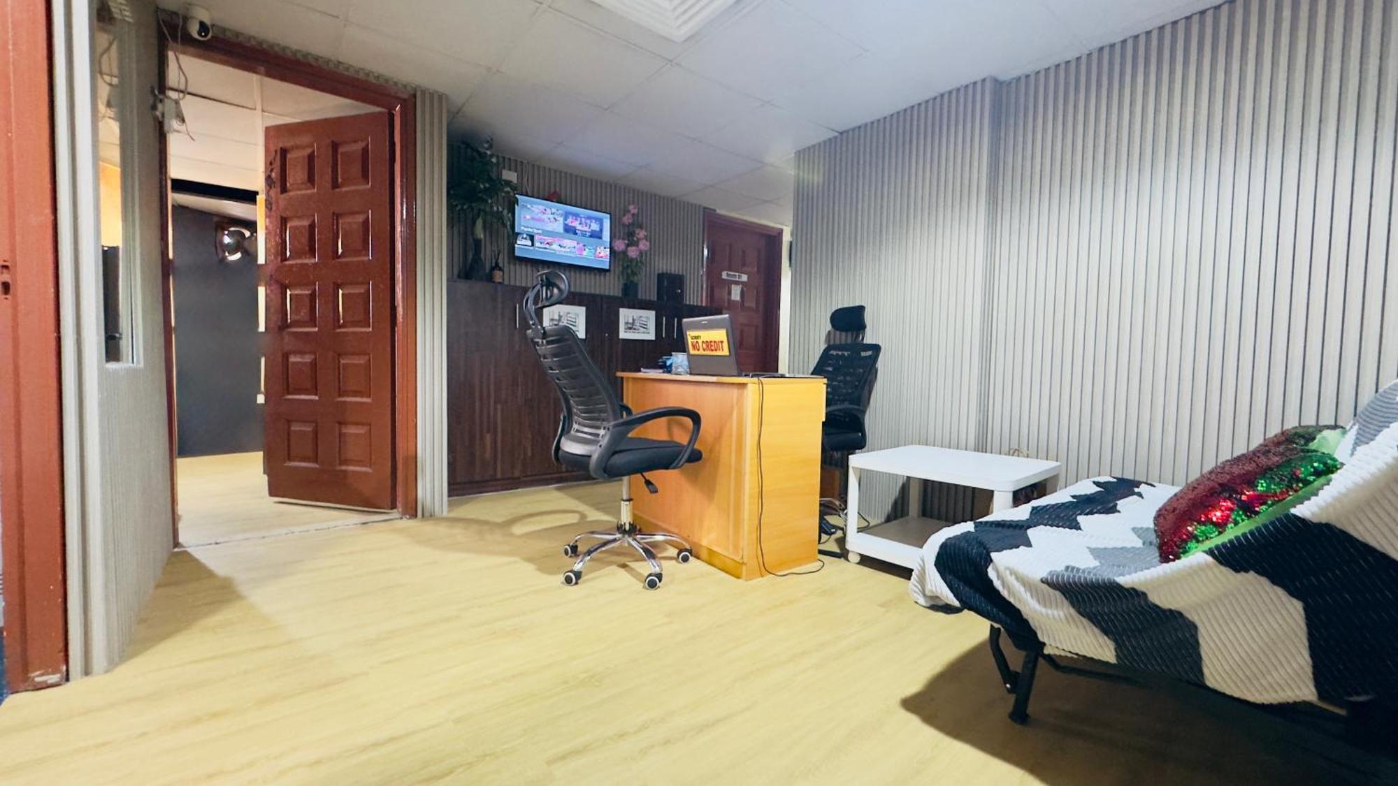Homestay Classic Near Sharaf Dg & Burjuman Metro *