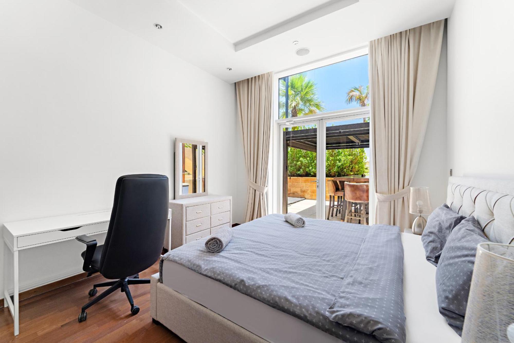 Vayk - Spacious 2 Bd With Access & Private Gym On Palm Jumeirah Dubai