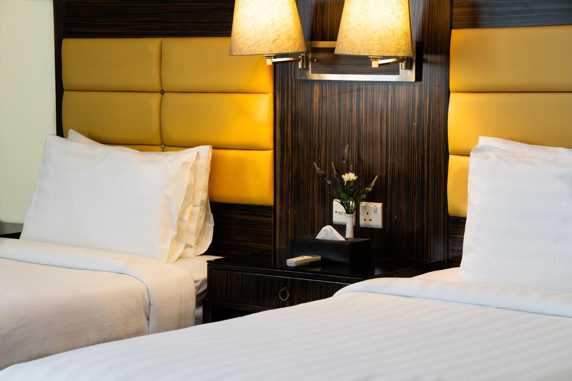 Fortune Karama Hotel