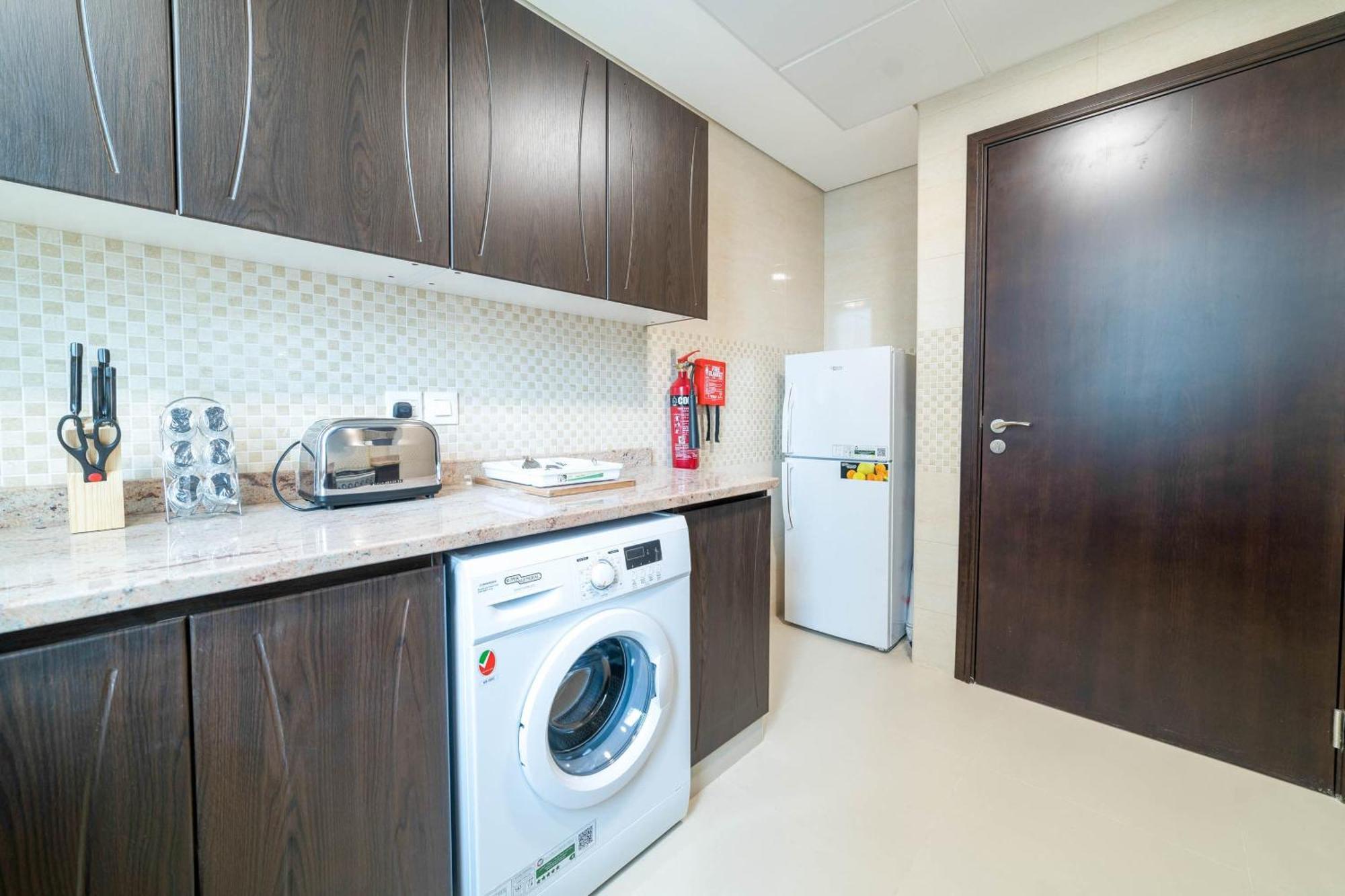 Oyo 589 Najma Tower, Two Bedrooms Apartments, Sports Guest house