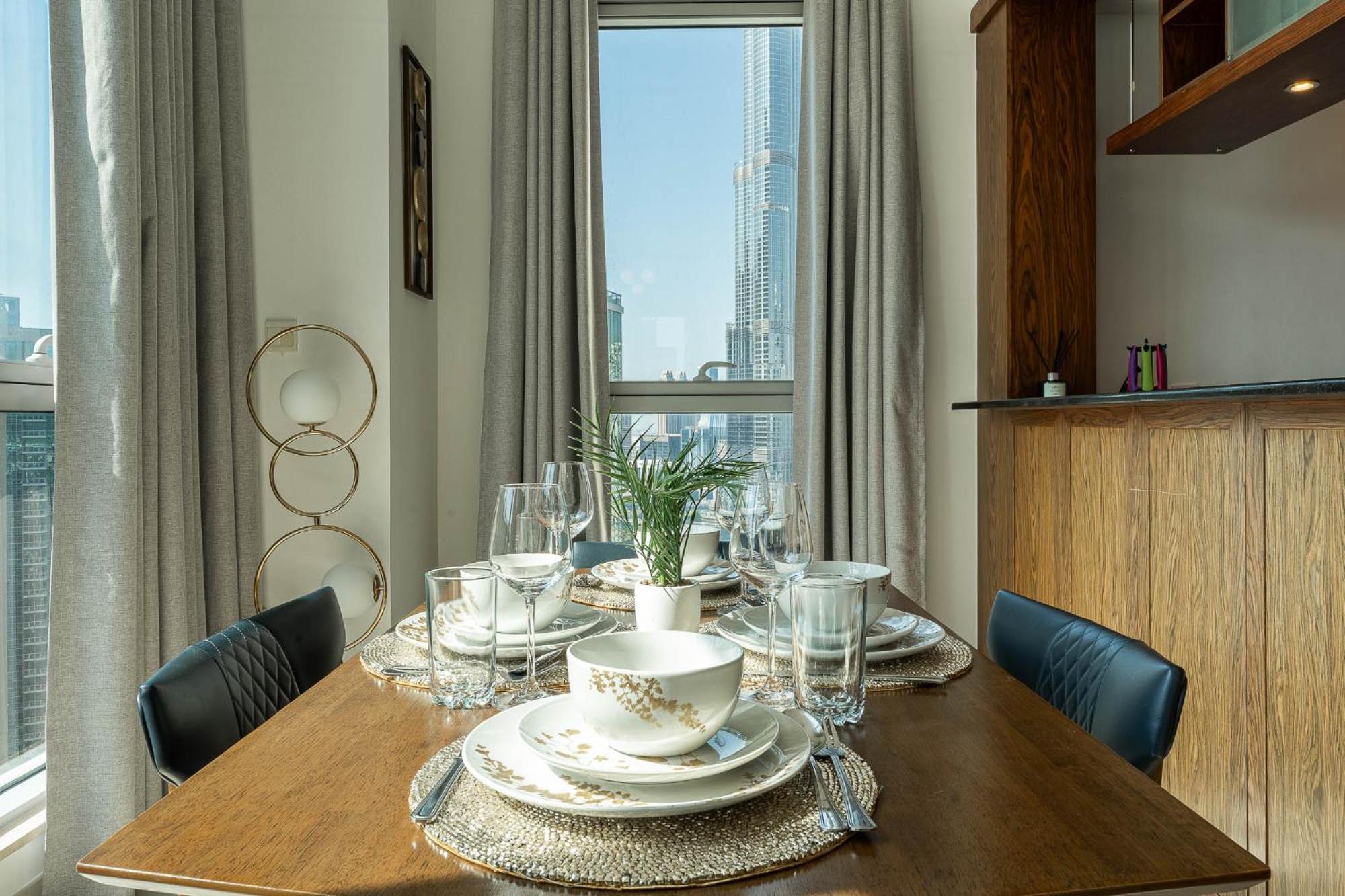 Superb 1-bedroom With Full Burj Khalifa View - 5-min Walk To Mall Apartment *