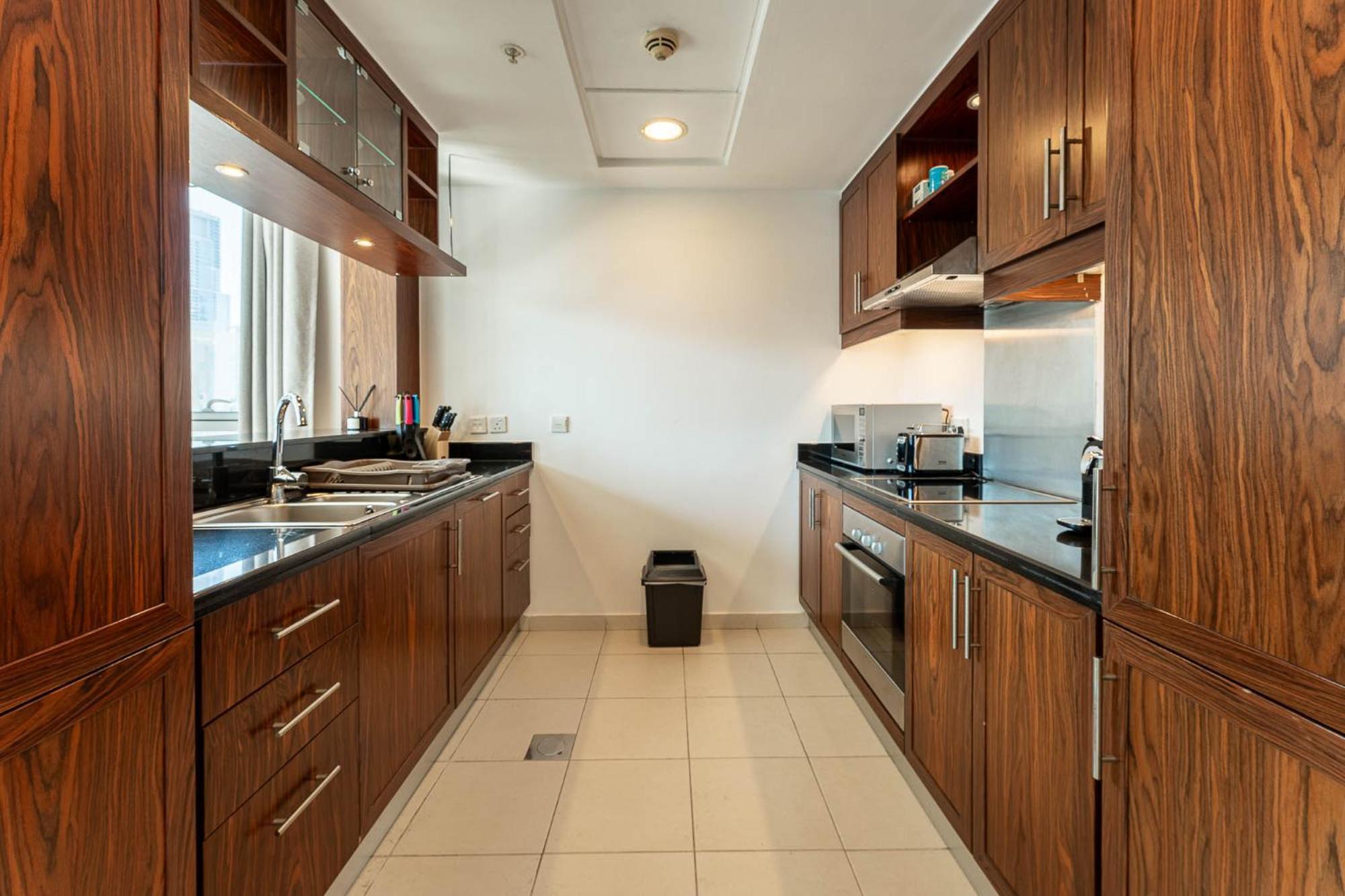 Superb 1-bedroom With Full Burj Khalifa View - 5-min Walk To Mall Dubai