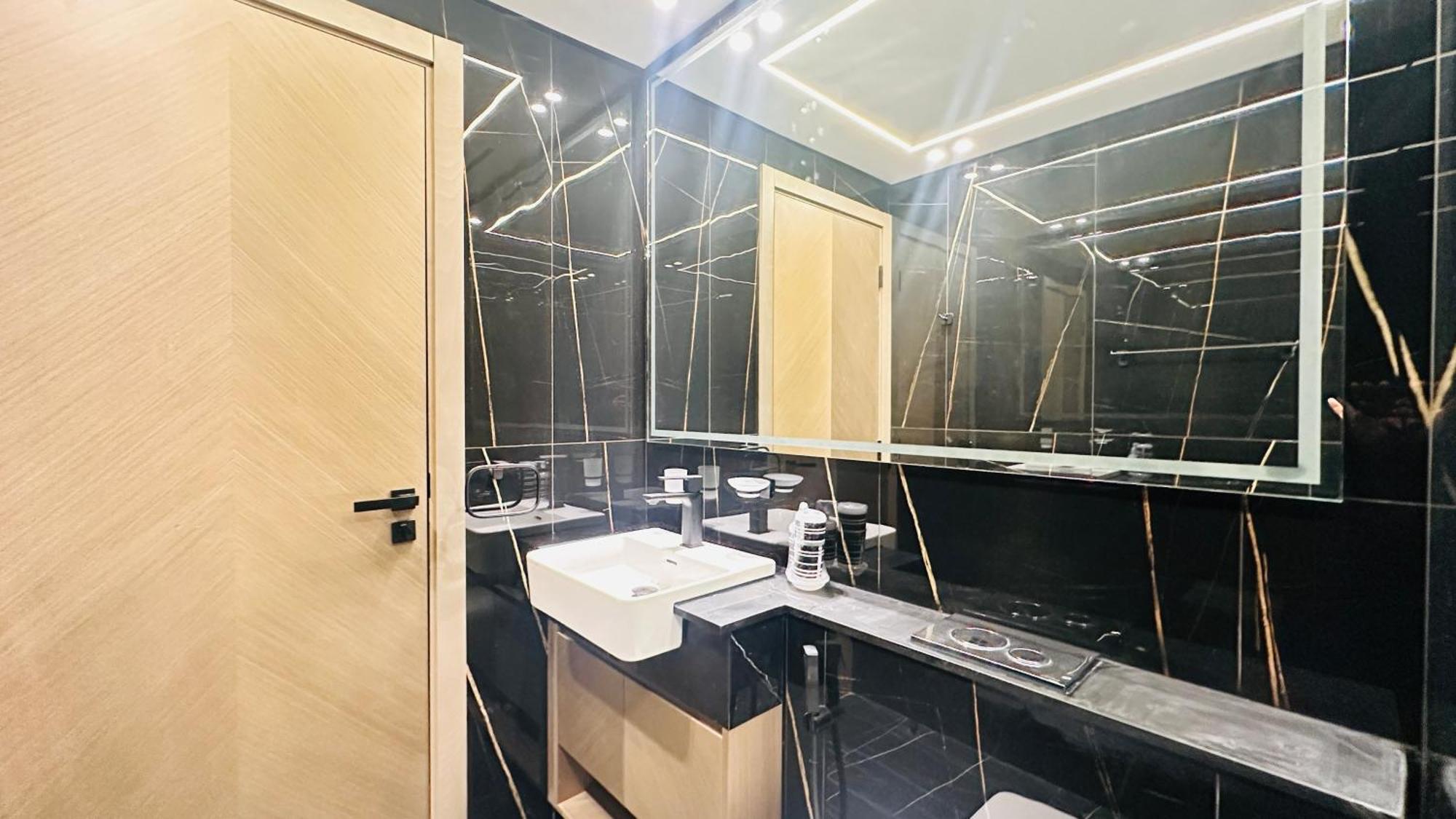 Homestay Oyo 1288 Fully Furnished 1bed @jvc